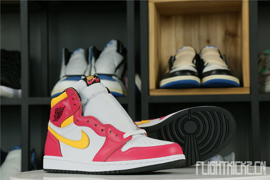 Air Jordan 1 Retro High OG Light Fusion Red