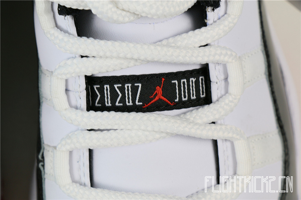 Air Jordan 11 Retro Low Concord Bred