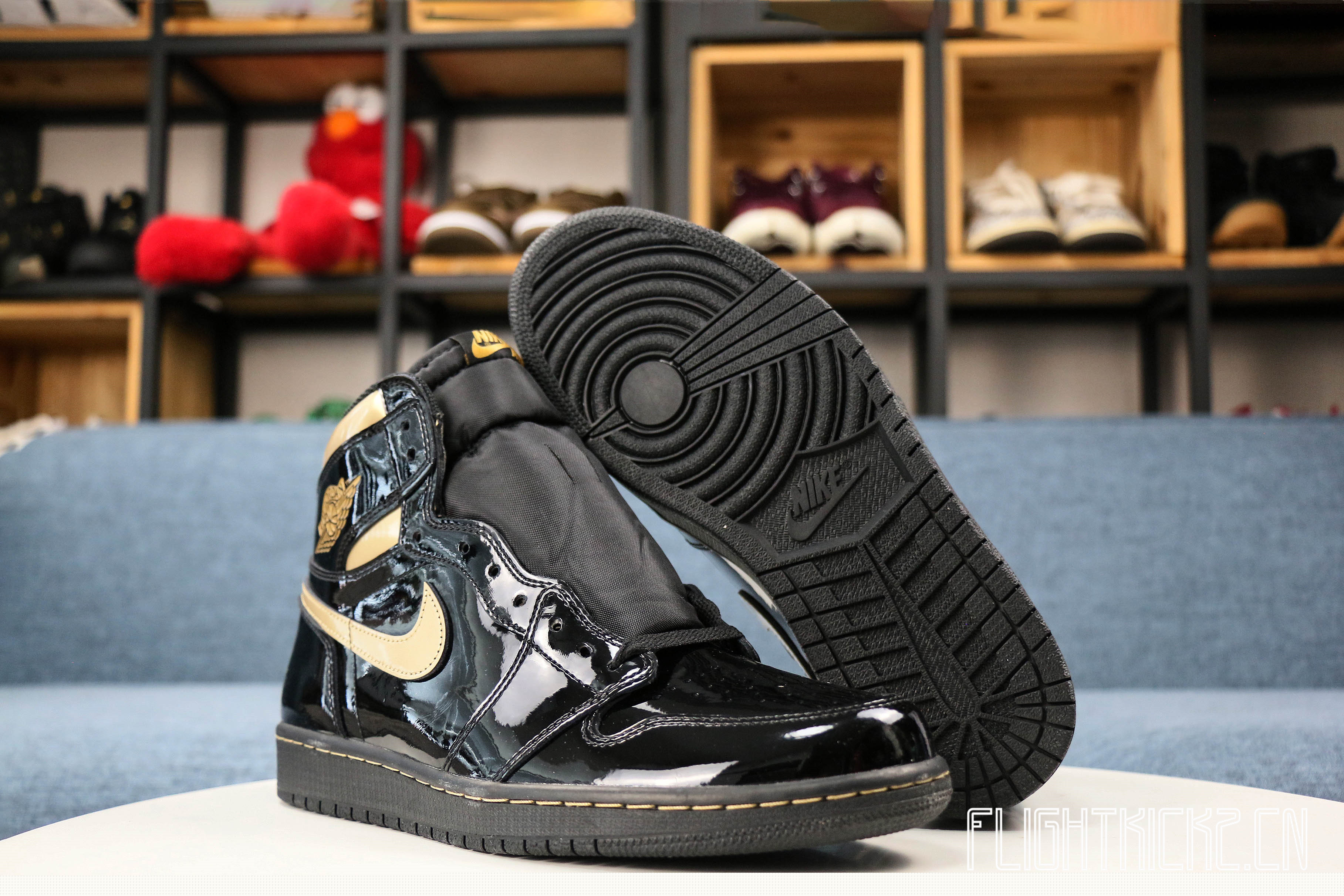 Air Jordan 1 Retro High OG in Black/Metallic Gold 2020