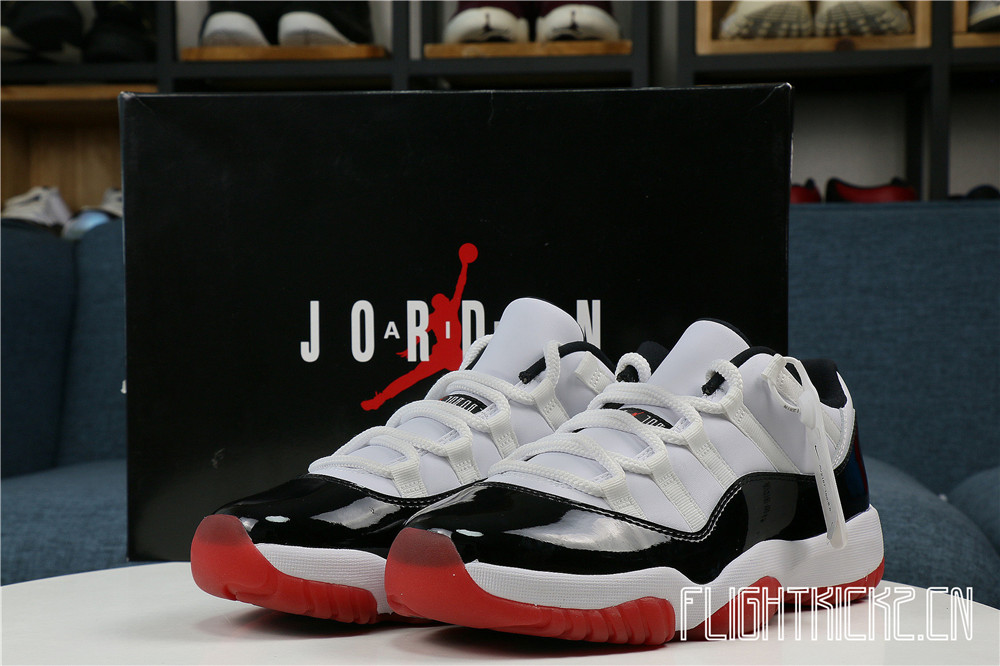 Air Jordan 11 Retro Low Concord Bred