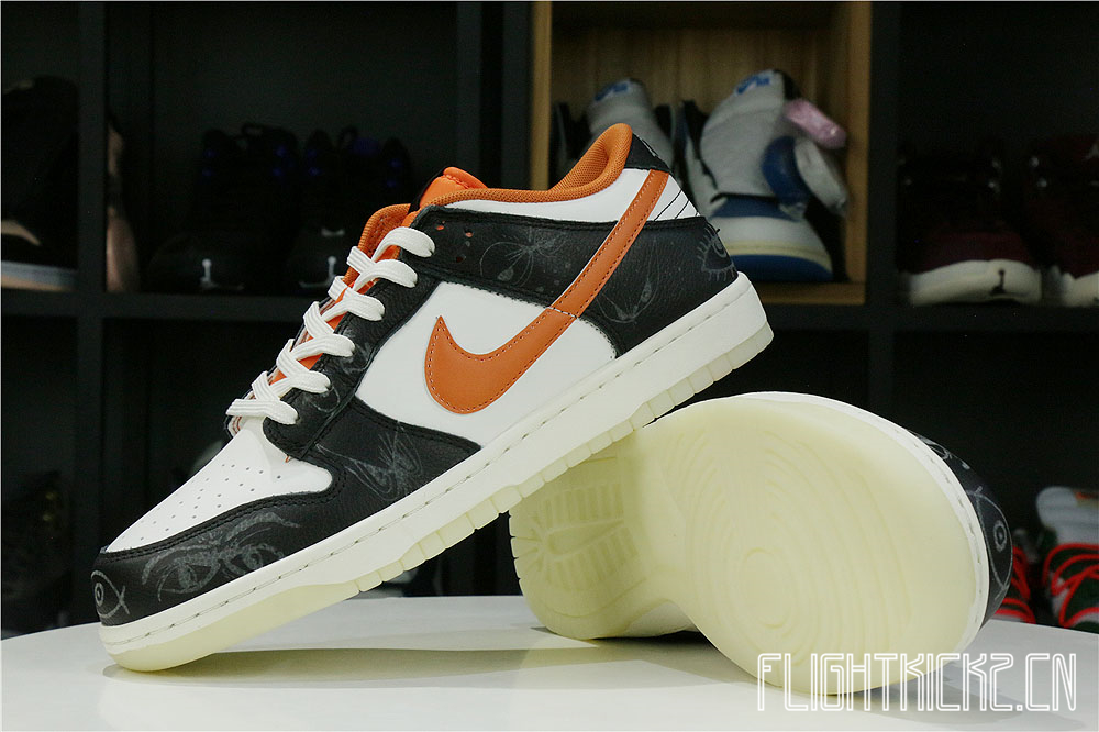 Nike Dunk Low “Halloween” 2021