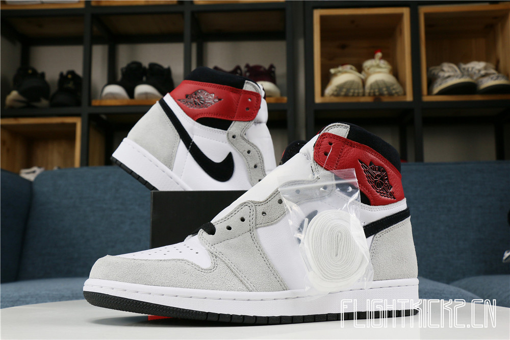 Air Jordan 1 Retro Light Grey Smoke 2020