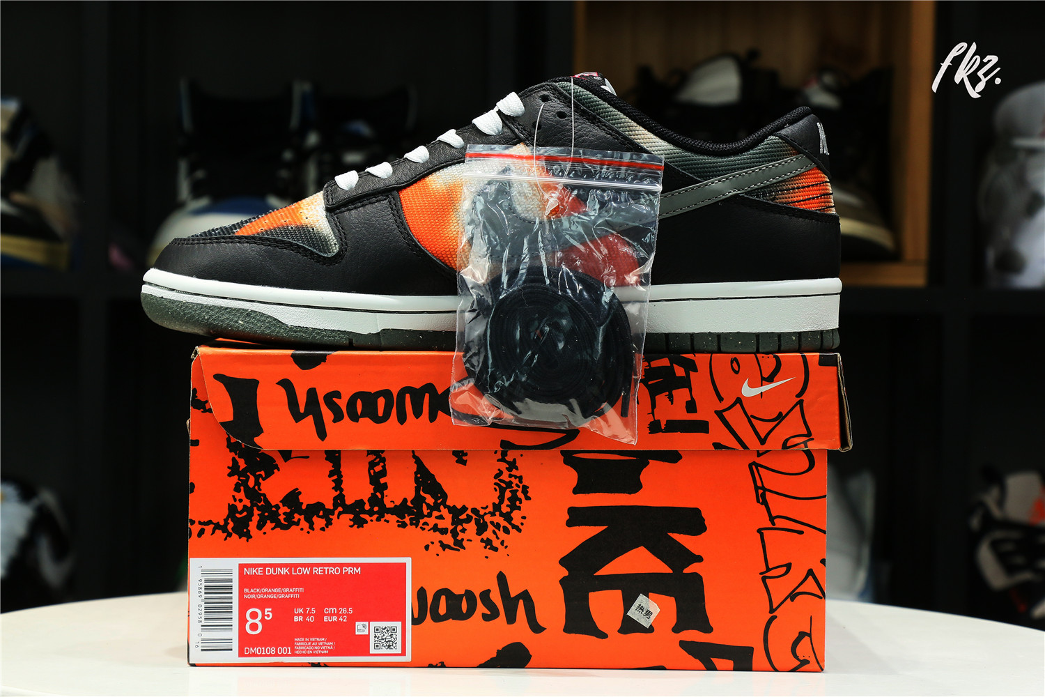 Nike Dunk Low “Graffiti” Black Red