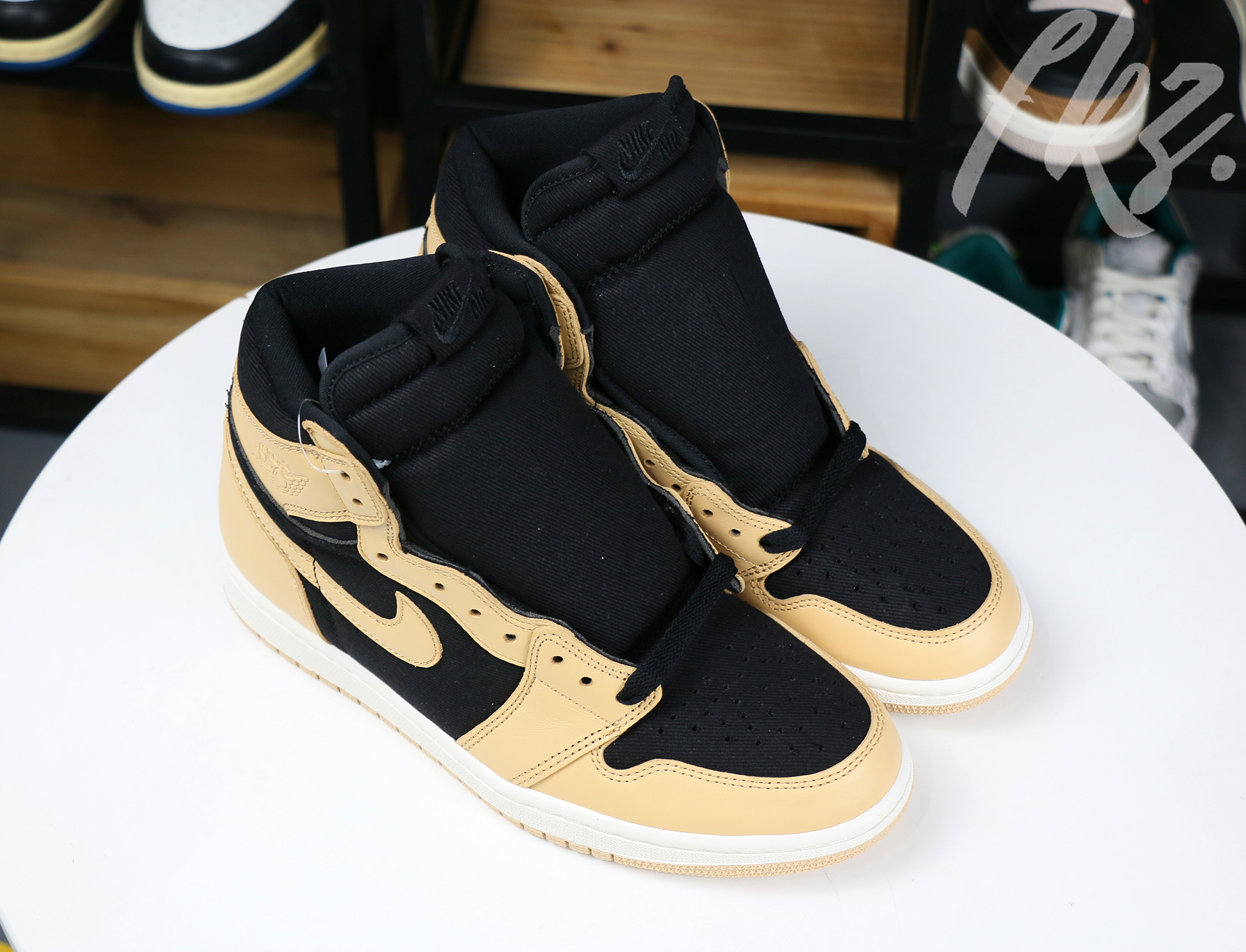 Air Jordan 1 Retro High OG ‘Heirloom’ 2022