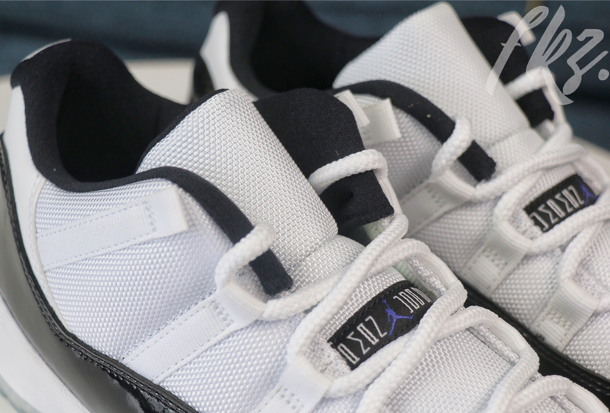 Air Jordan 11 Retro Low Concord