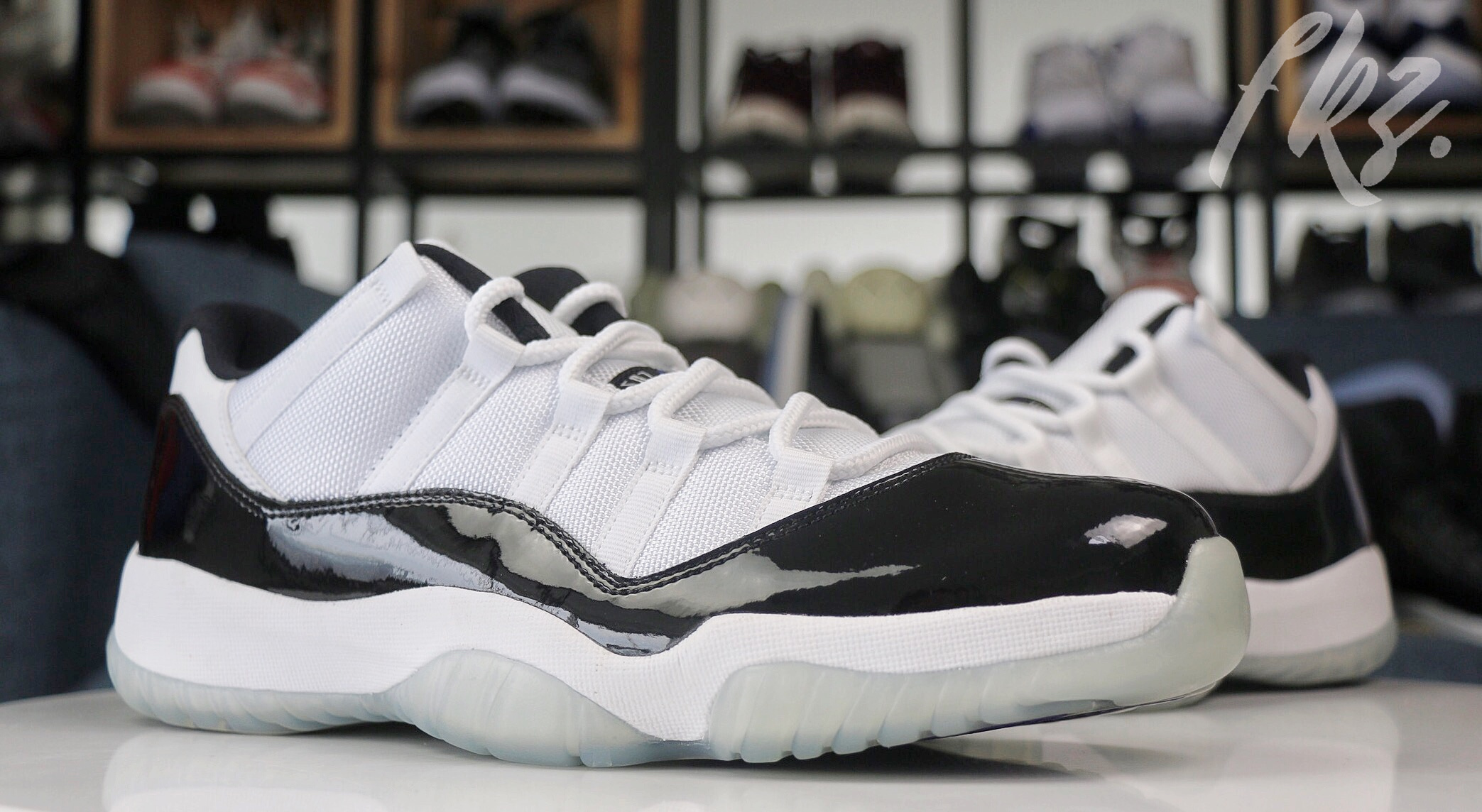 Air Jordan 11 Retro Low Concord