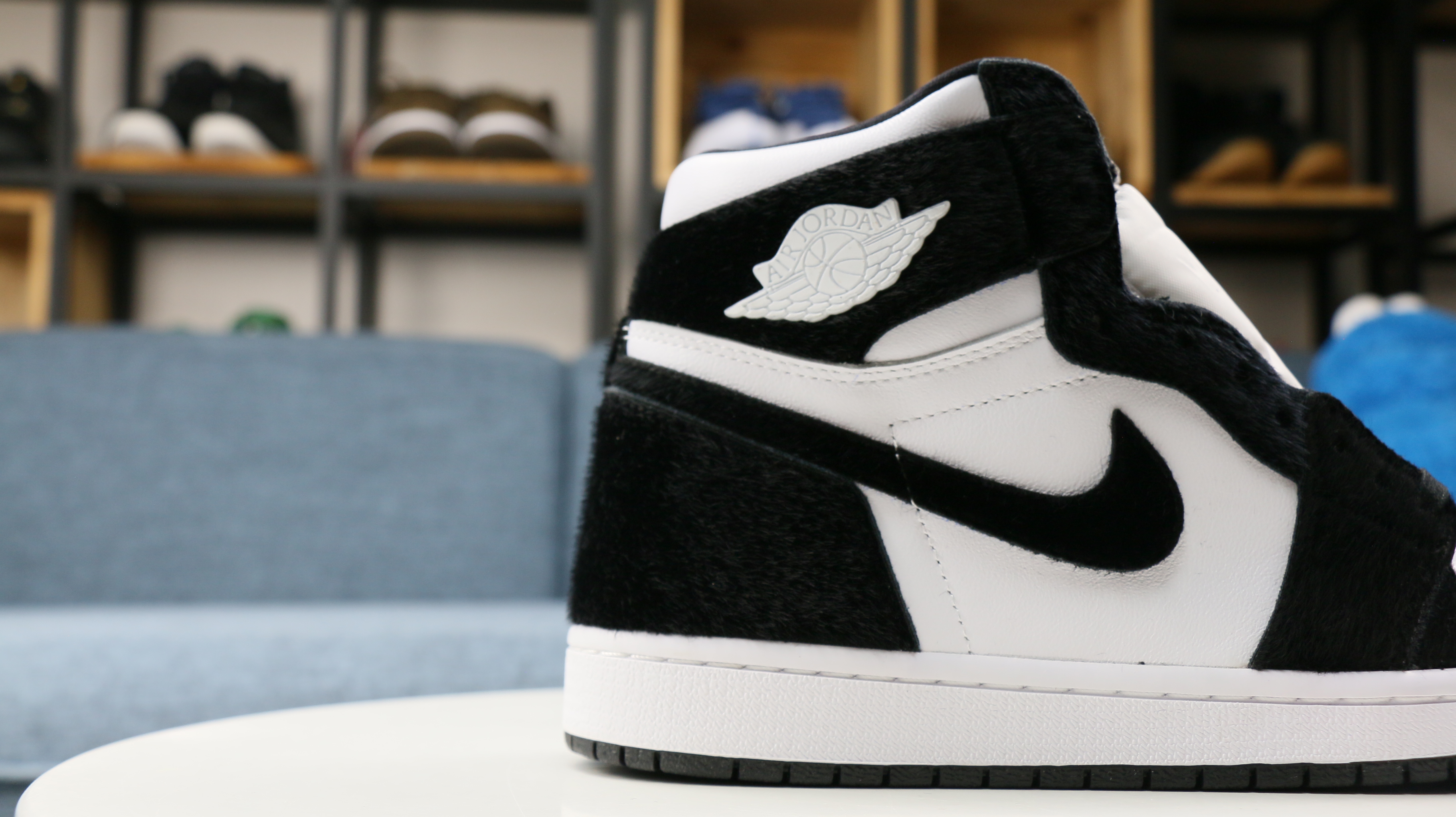 Wmns Air Jordan 1 Retro High Og Twist Pony