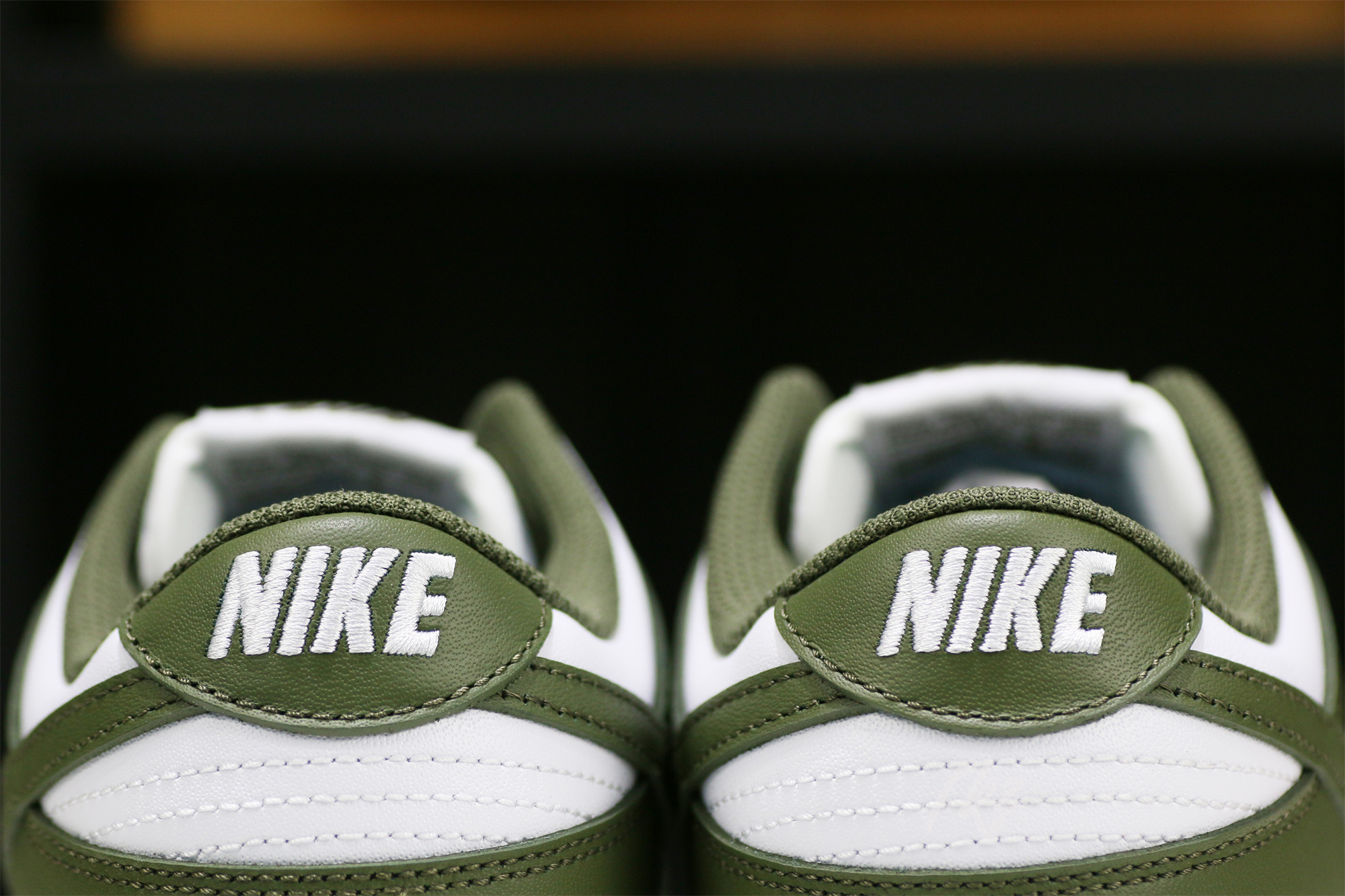 Nike Dunk Medium Olive W