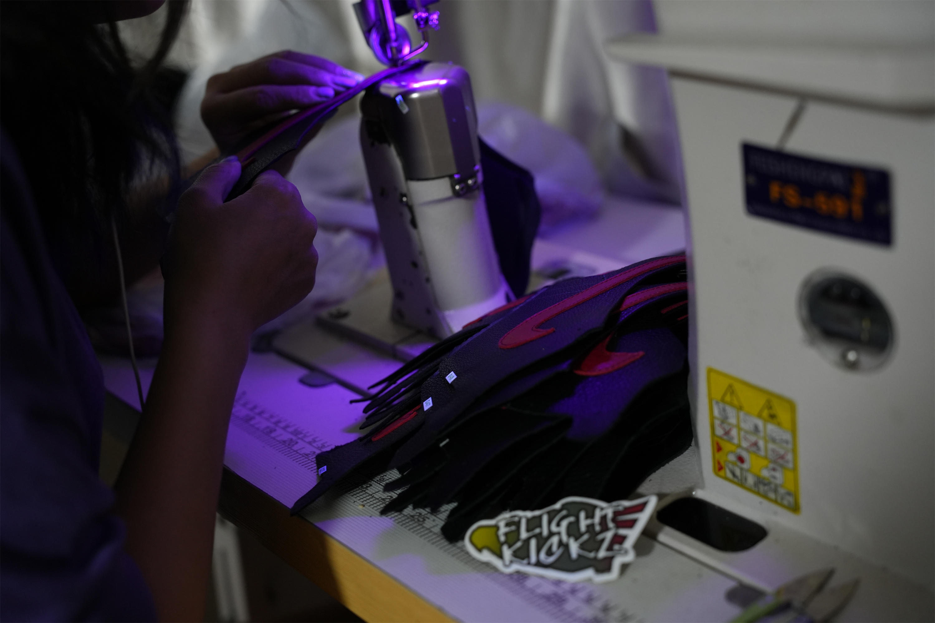 Air Jordan 1 OG Banned/Bred 2011 (LN5 A1 ,Deadstock,with tiny Flaws)