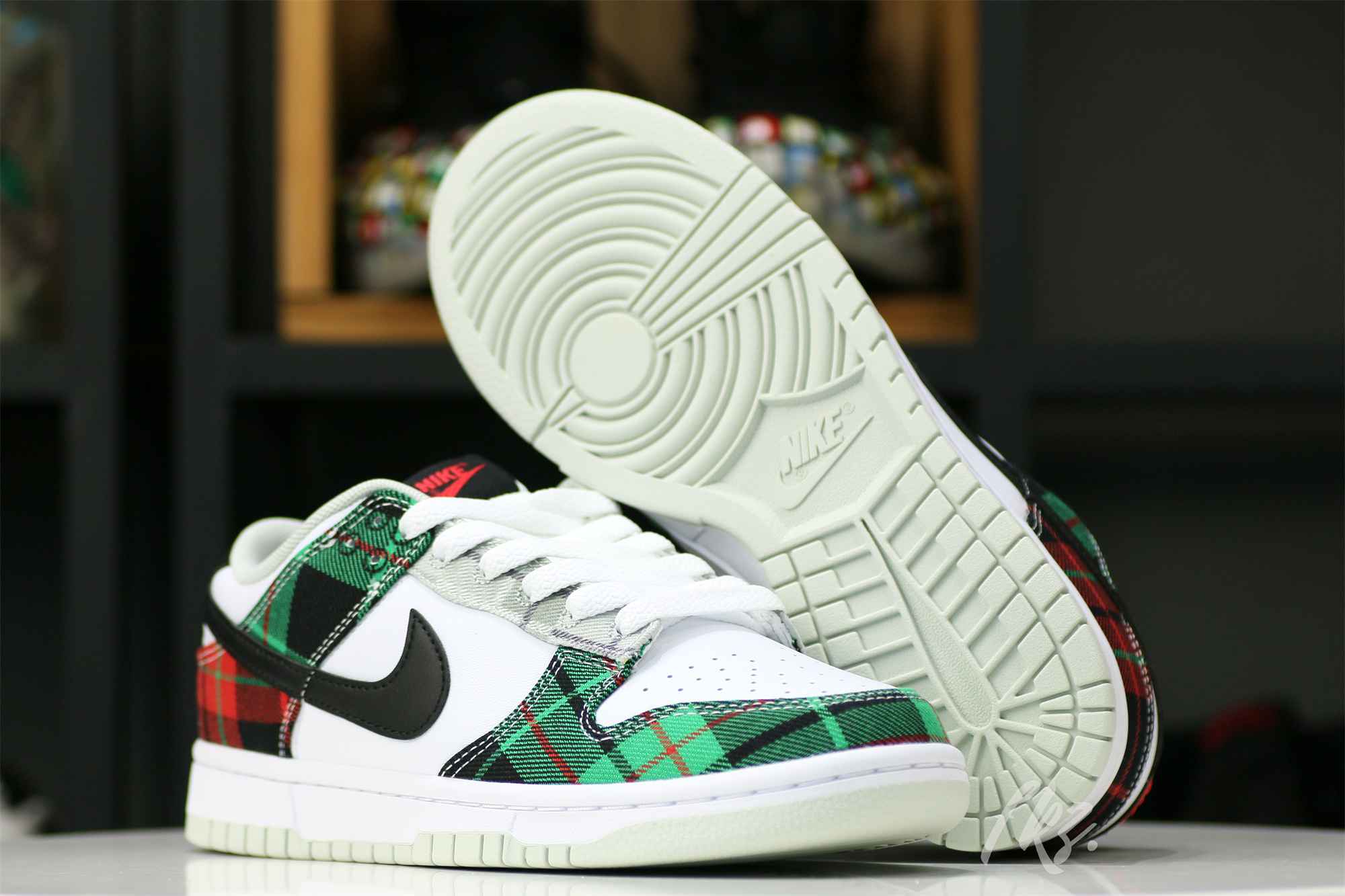 Nike Dunk Low Plaid