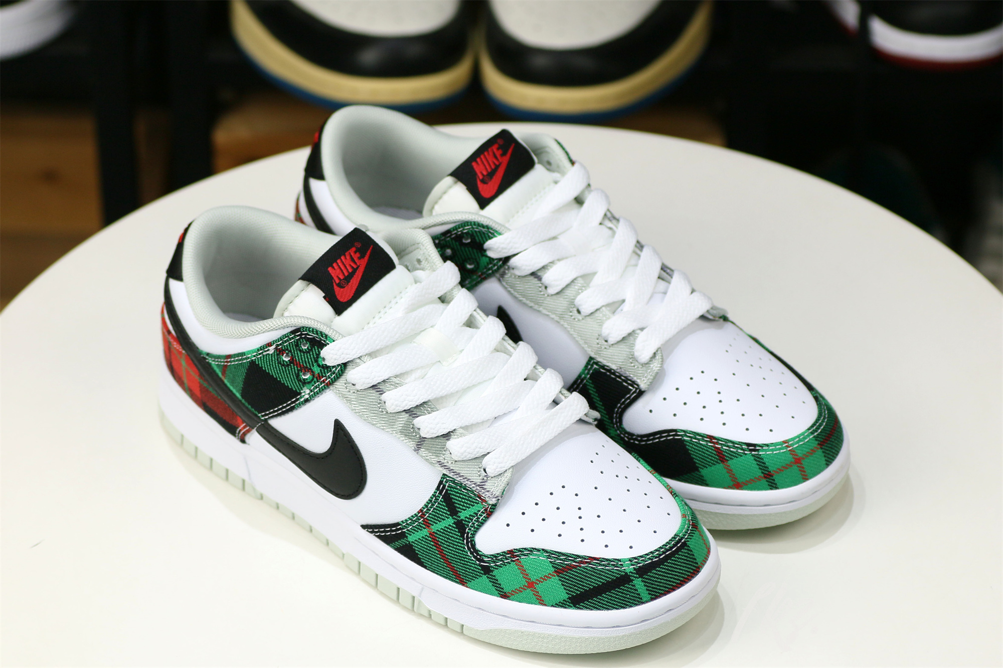 Nike Dunk Low Plaid