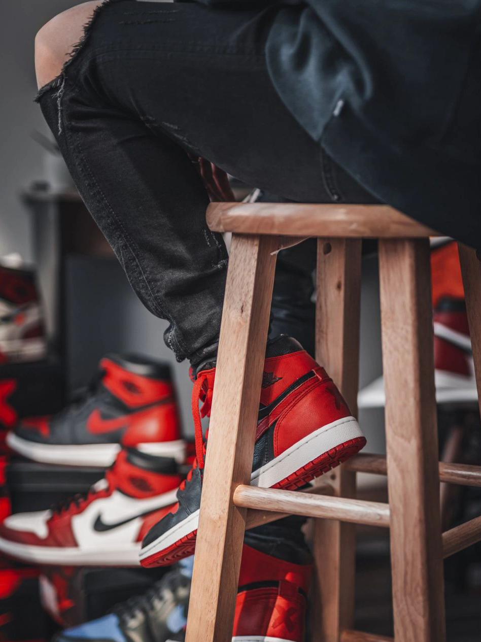 Air Jordan 1 OG Banned/Bred 2011 (LN5 A1 ,Deadstock,with tiny Flaws)