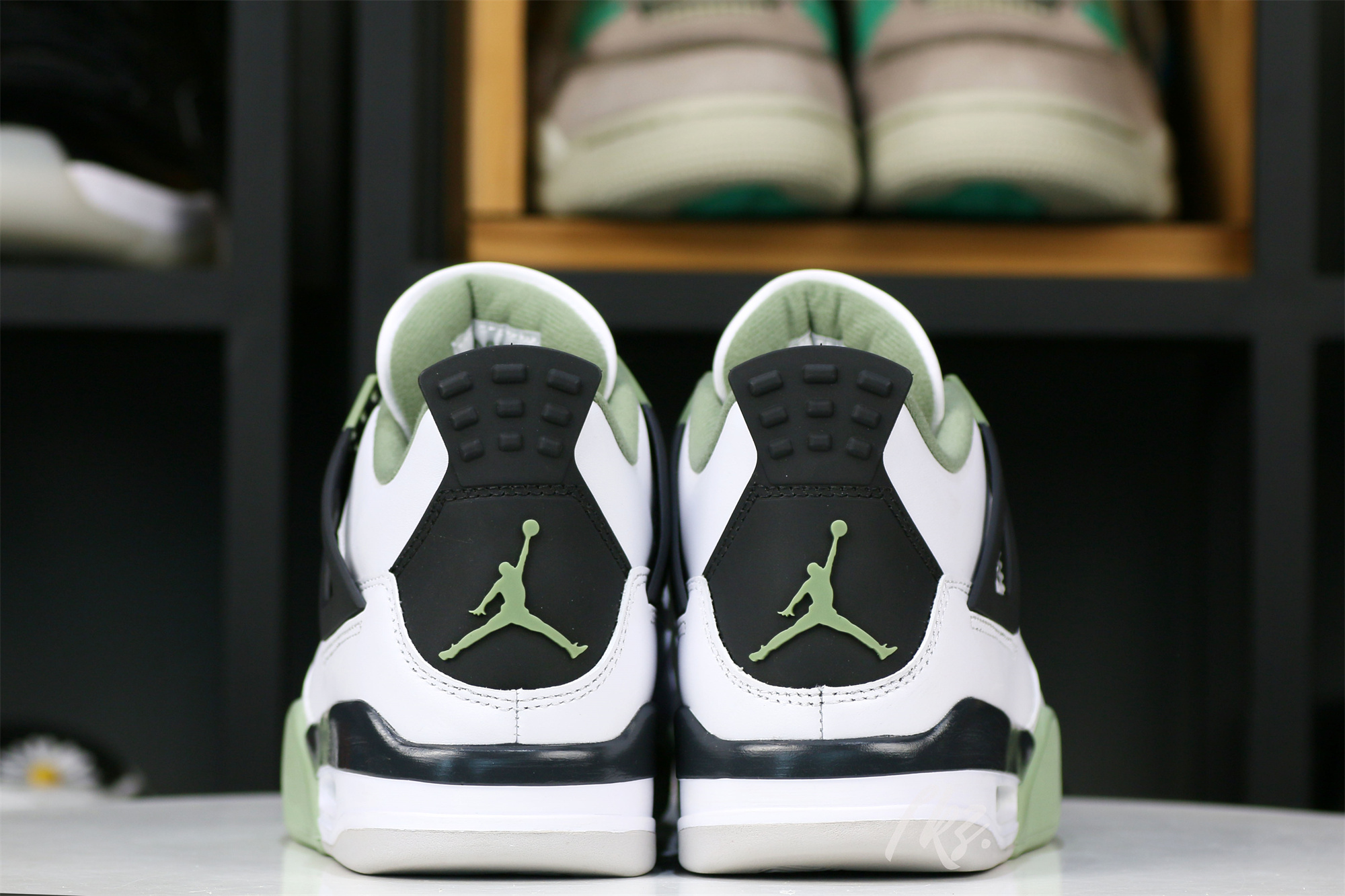 Jordan 4 Retro Seafoam WMs 2023