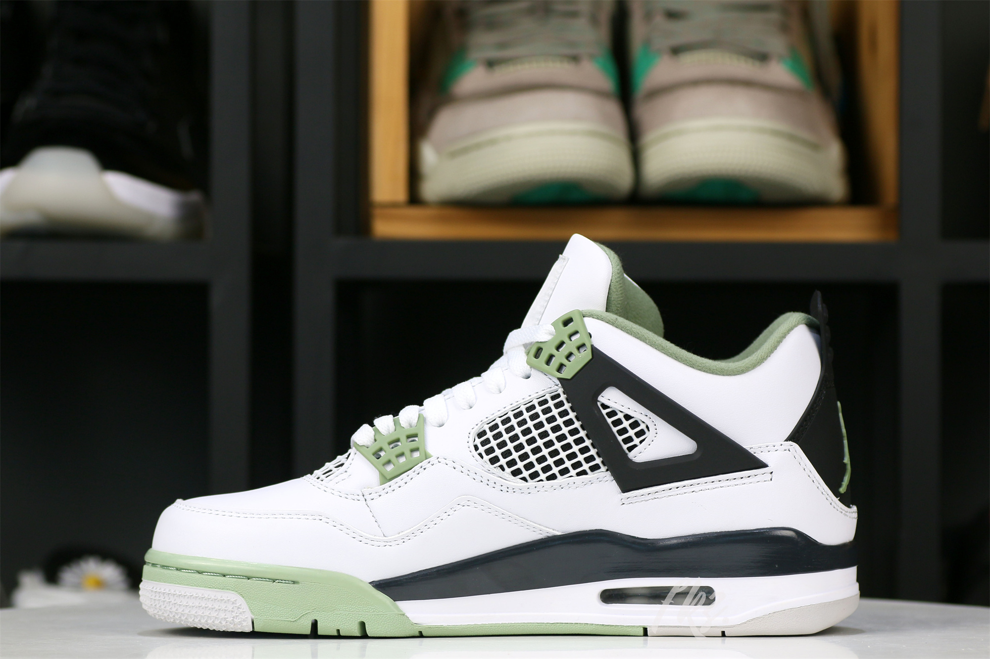 Jordan 4 Retro Seafoam WMs 2023