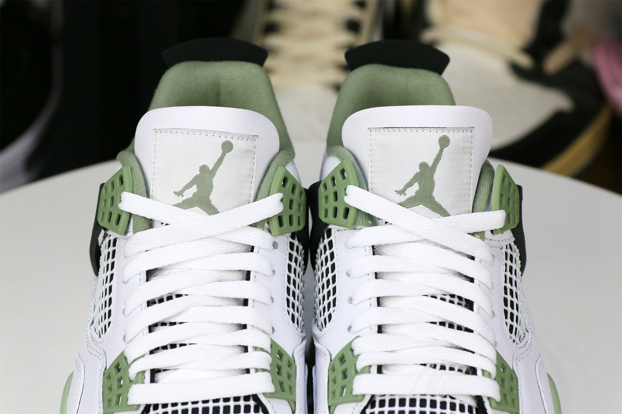 Jordan 4 Retro Seafoam WMs 2023