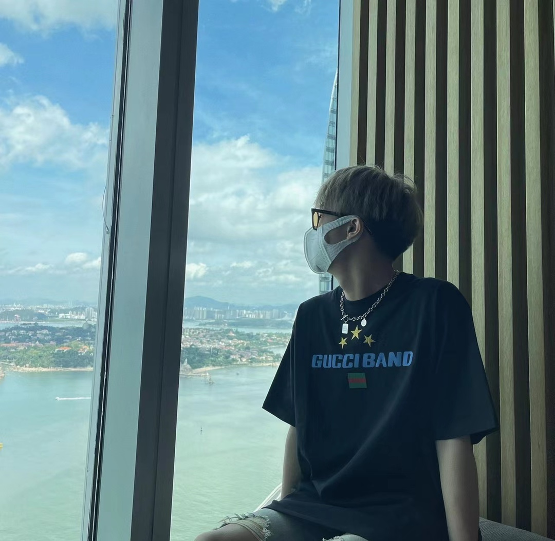 Guc1 BAND star embroidery short sleeves