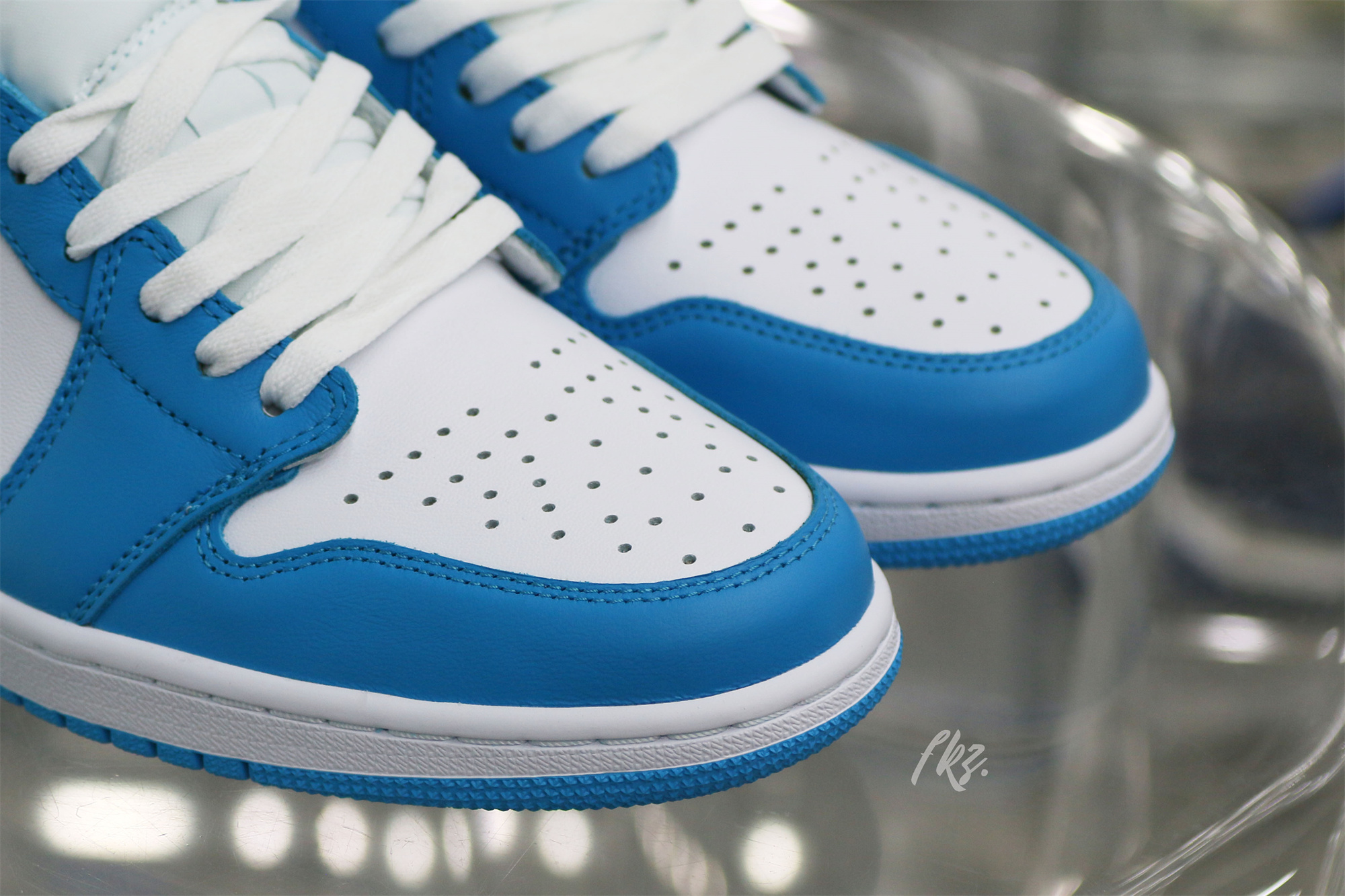 Jordan 1 Low SB University Blue UNC 2019
