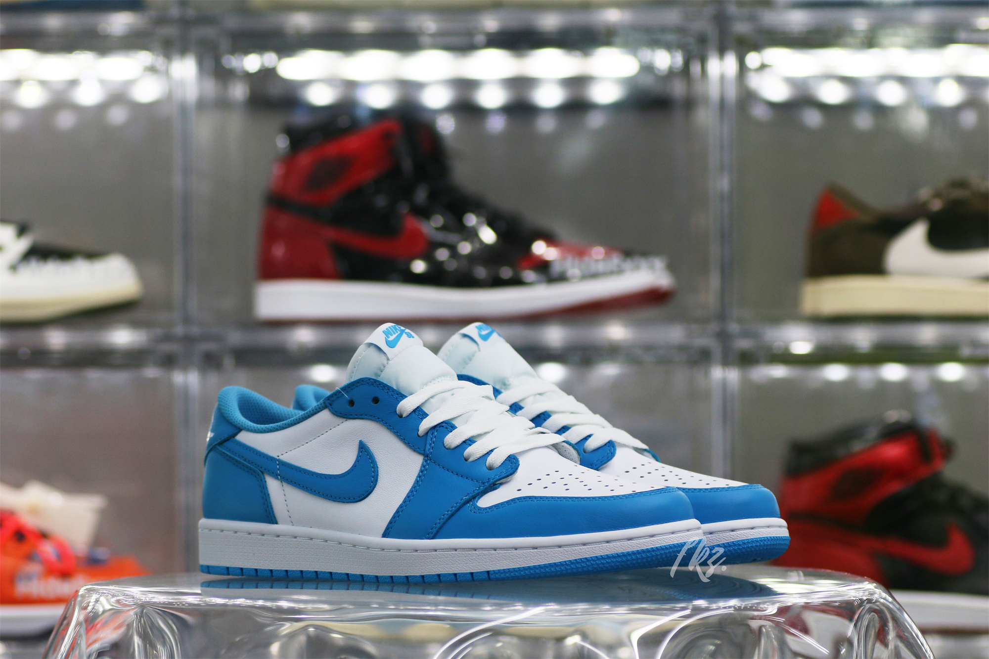 Jordan 1 Low SB University Blue UNC 2019