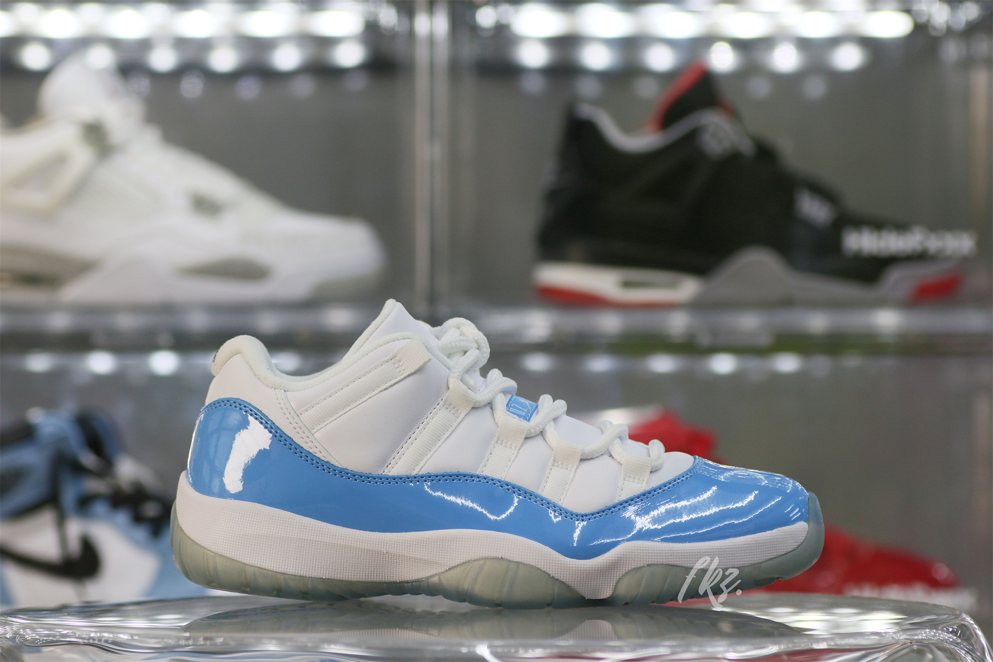 Air Jordan 11 Retro Low UNC