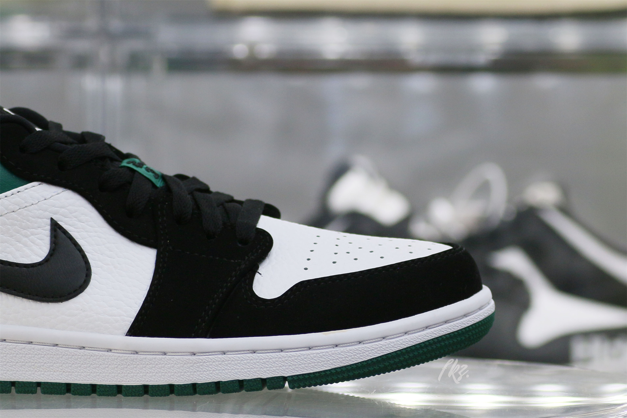 Air Jordan 1 Low Mystic Green 2019