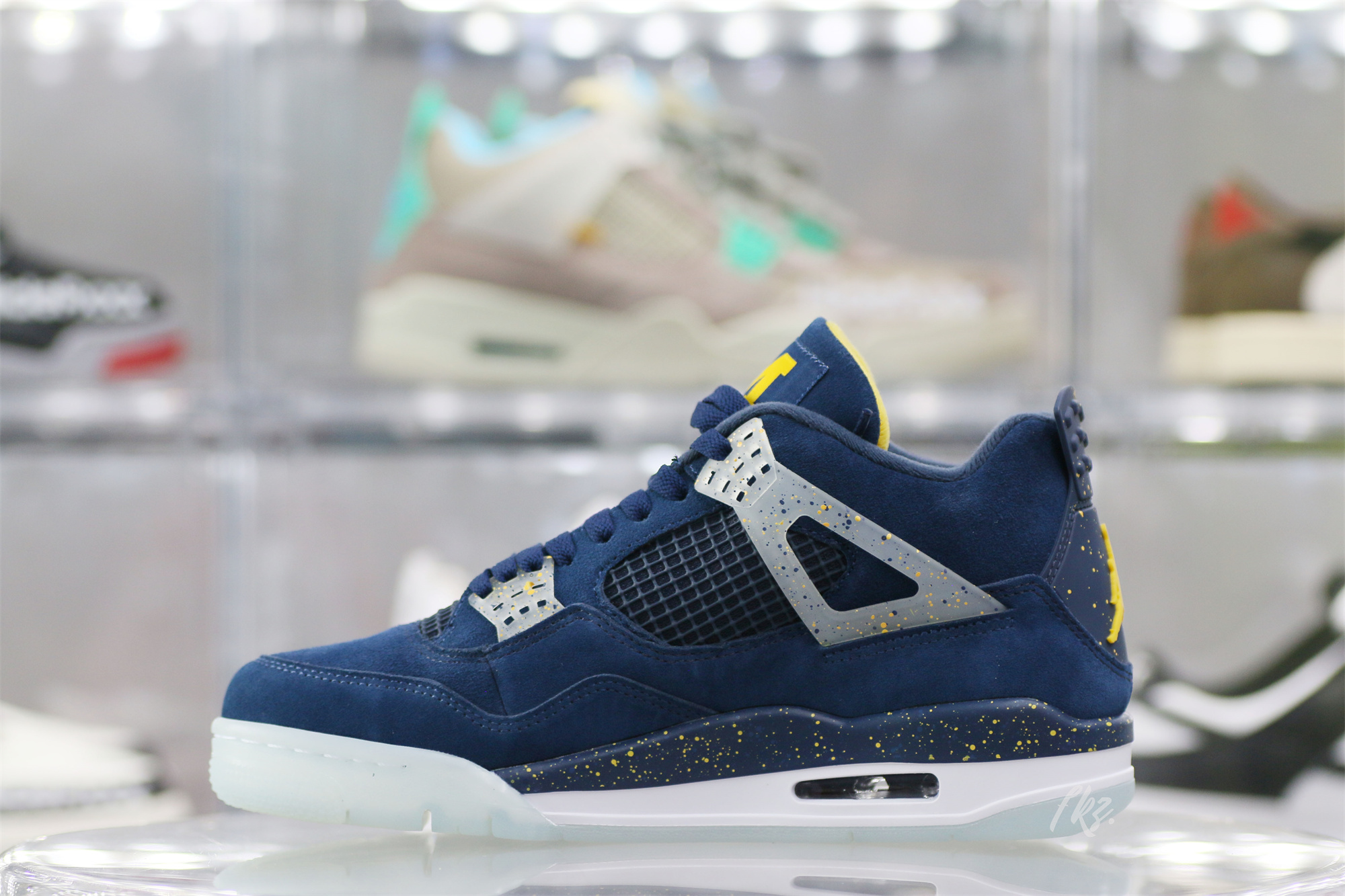 Air Jordan 4 Retro Michigan (PE)