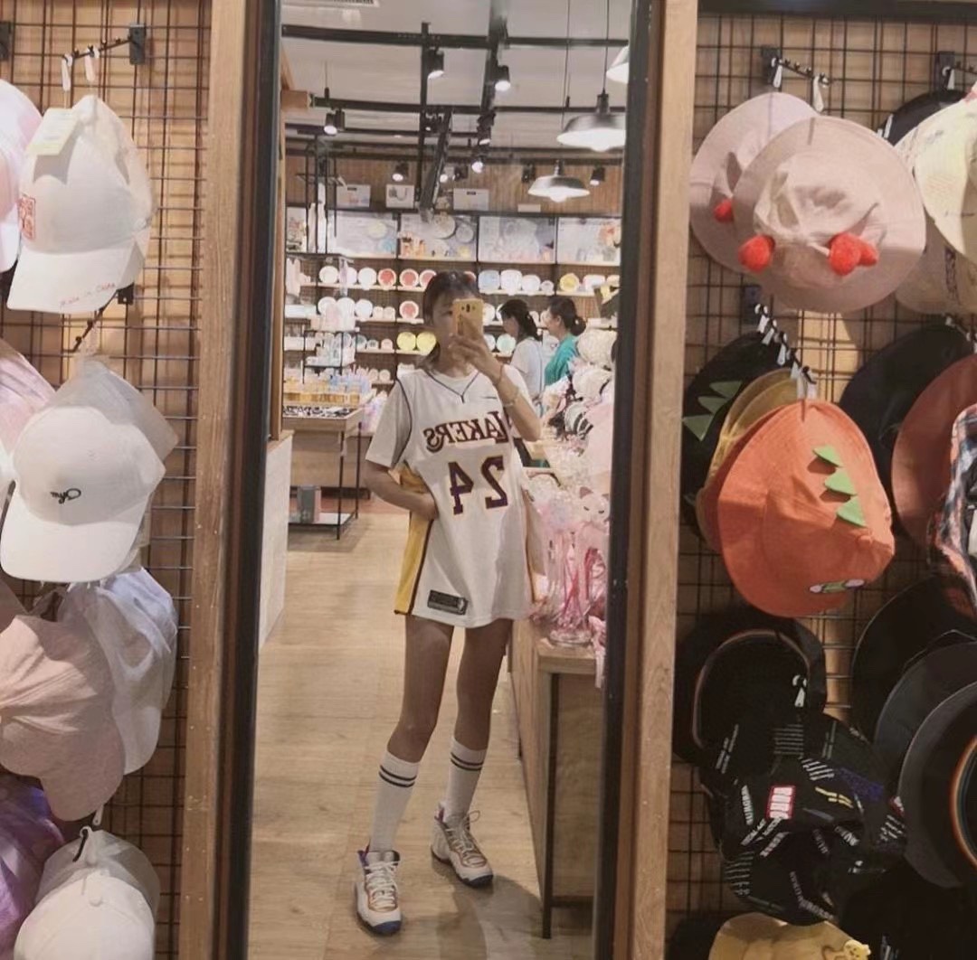 Lakers No. 24 Kobe Bryant home jersey