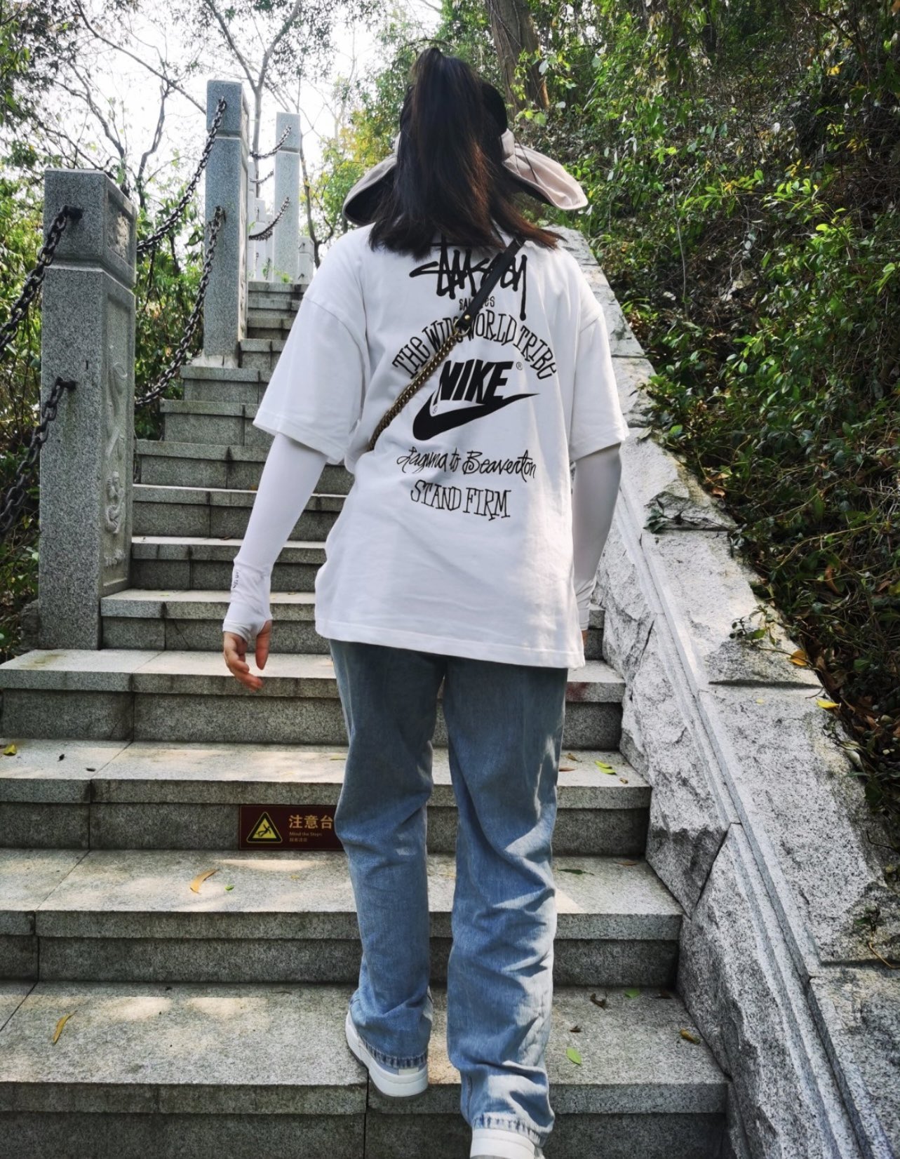 Nike Stuart co-signed the classic letter pattern short sleeves