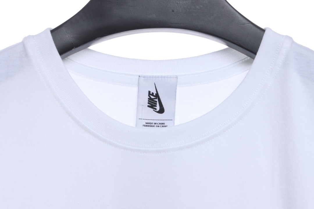 Nike Stuart co-signed the classic letter pattern short sleeves