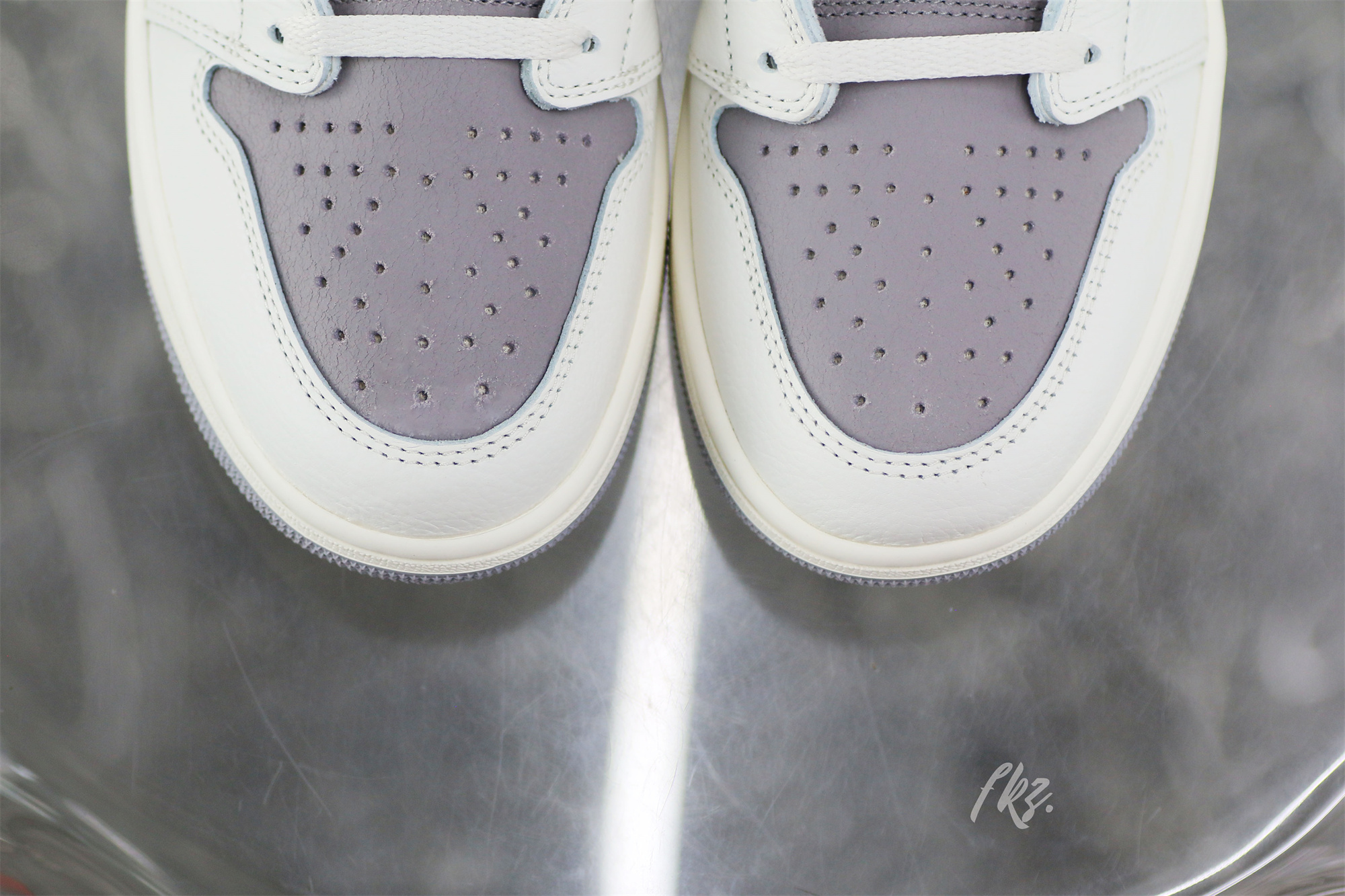 Air Jordan 1 Low OG Atmosphere Grey 2023