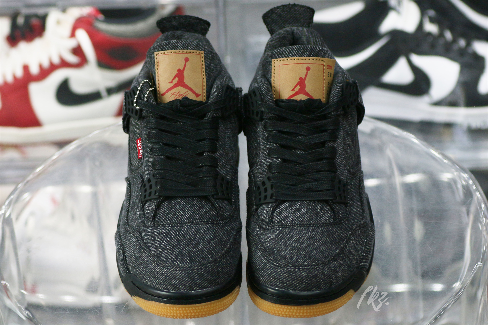 Air Jordan 4 Retro Levi’s Black (Levi’s Tag)