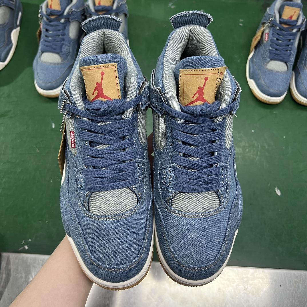 Air Jordan 4 Retro Levi’s Denim (Levi’s Tag)