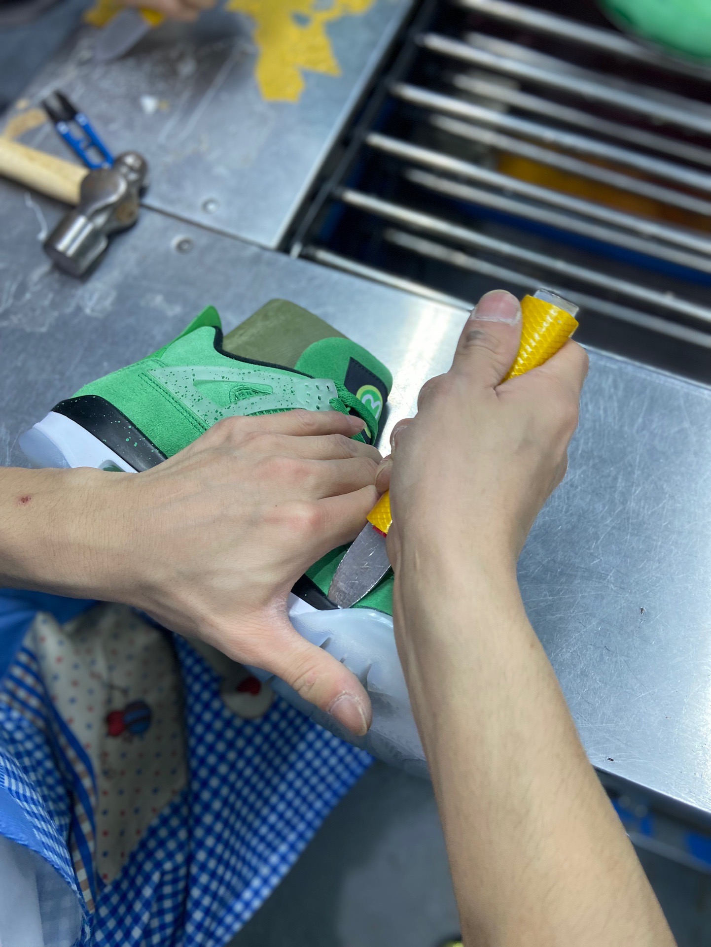 Air Jordan 4 Retro Wahlburgers