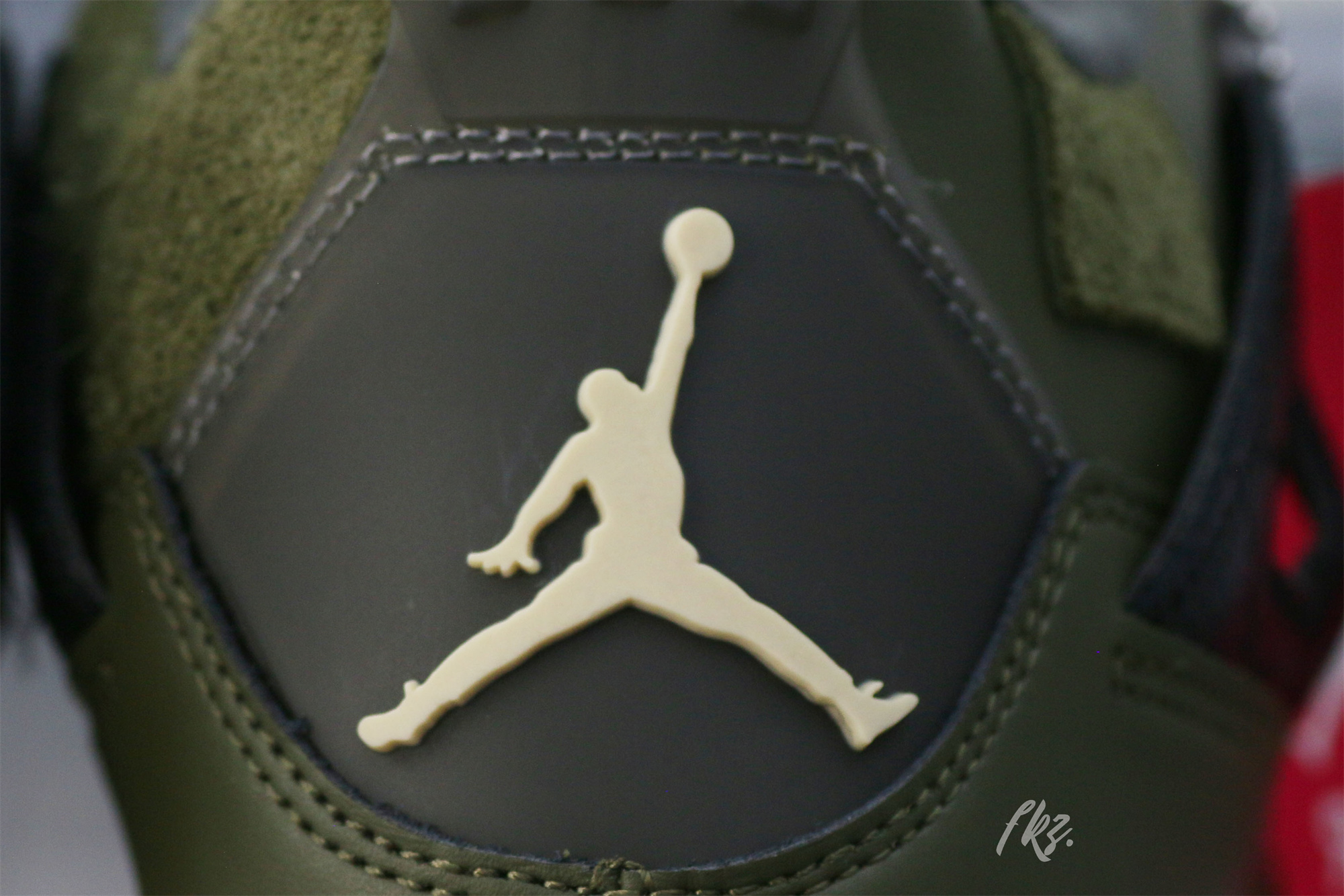 Air Jordan 4 Retro SE Craft Medium Olive (LN5 A1)