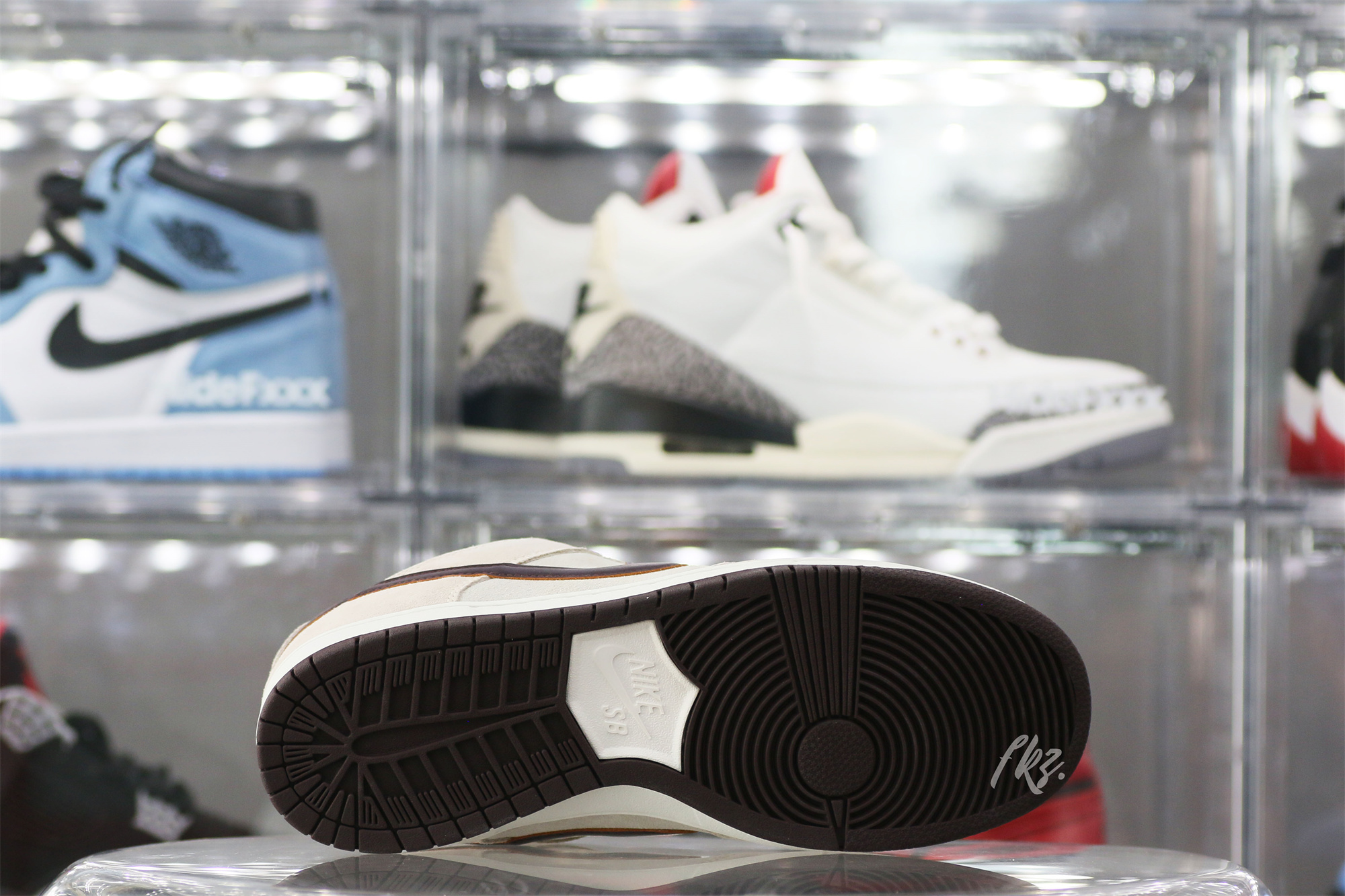 Nike SB Dunk Low Desert Sand Mahogany