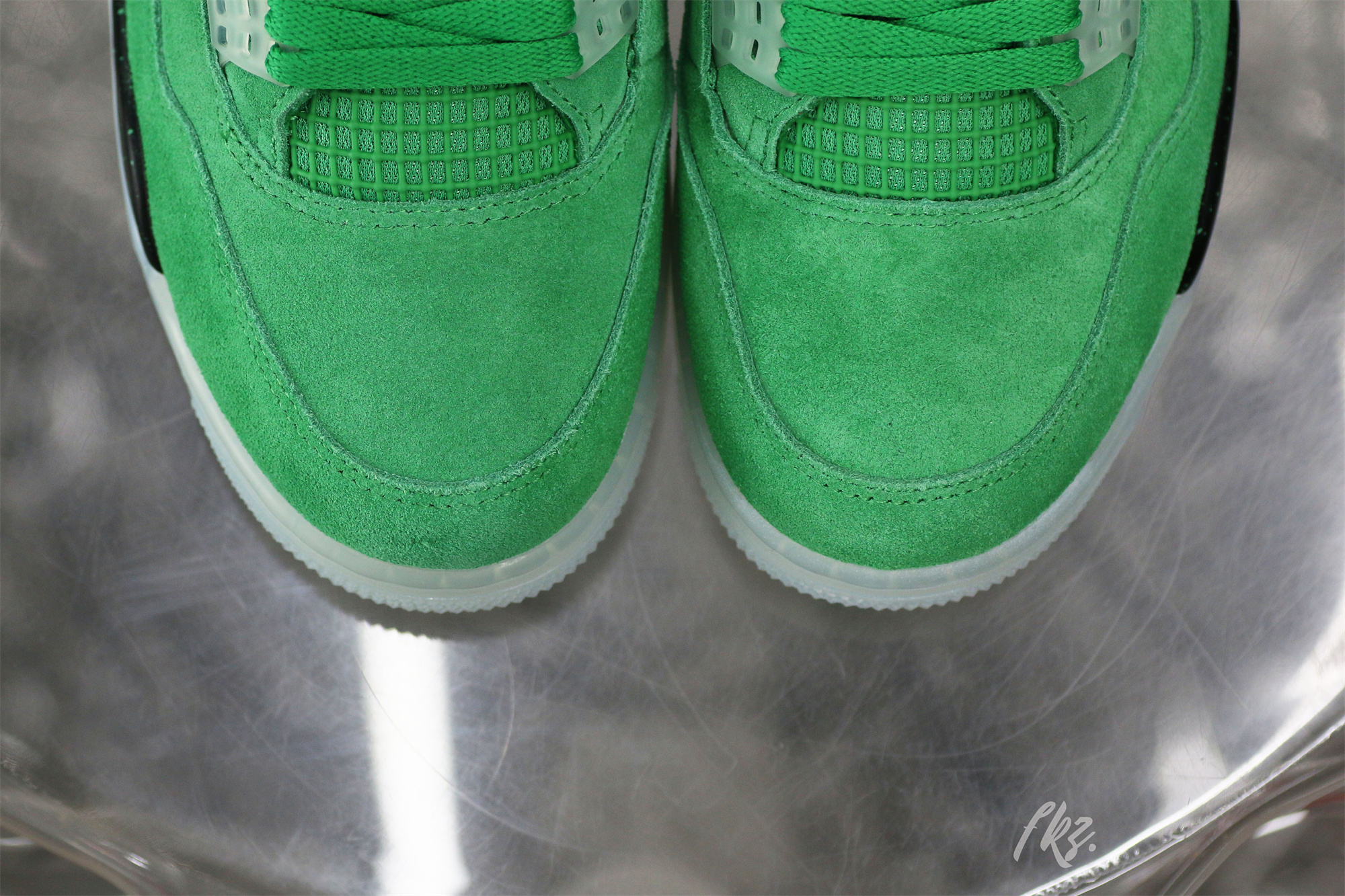 Air Jordan 4 Retro Wahlburgers