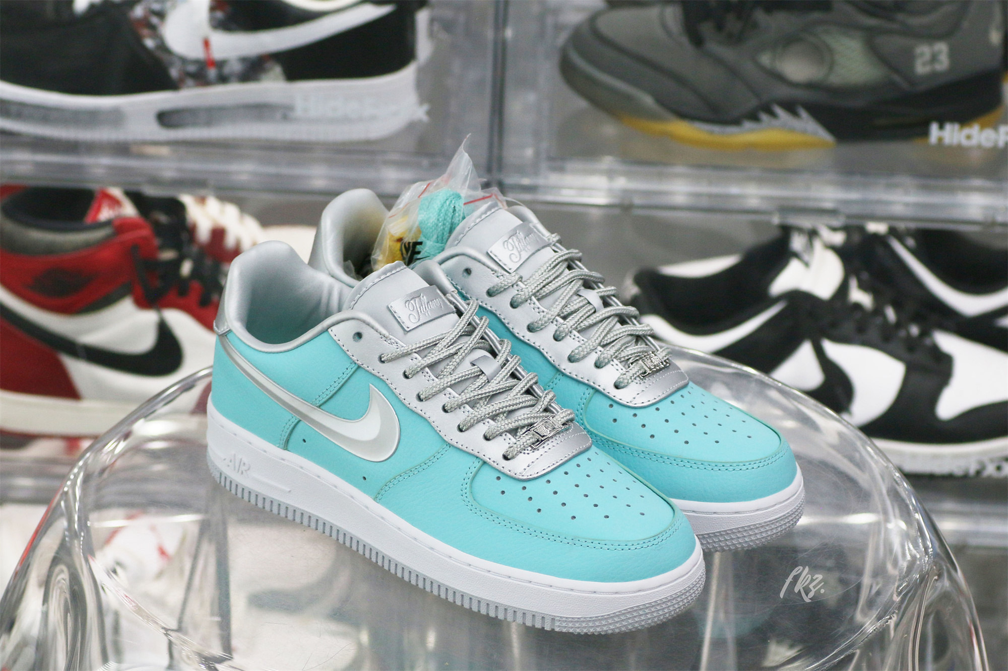 ππ₯π
π
πππ & ππ. Nike Air Force 1 Low 1837