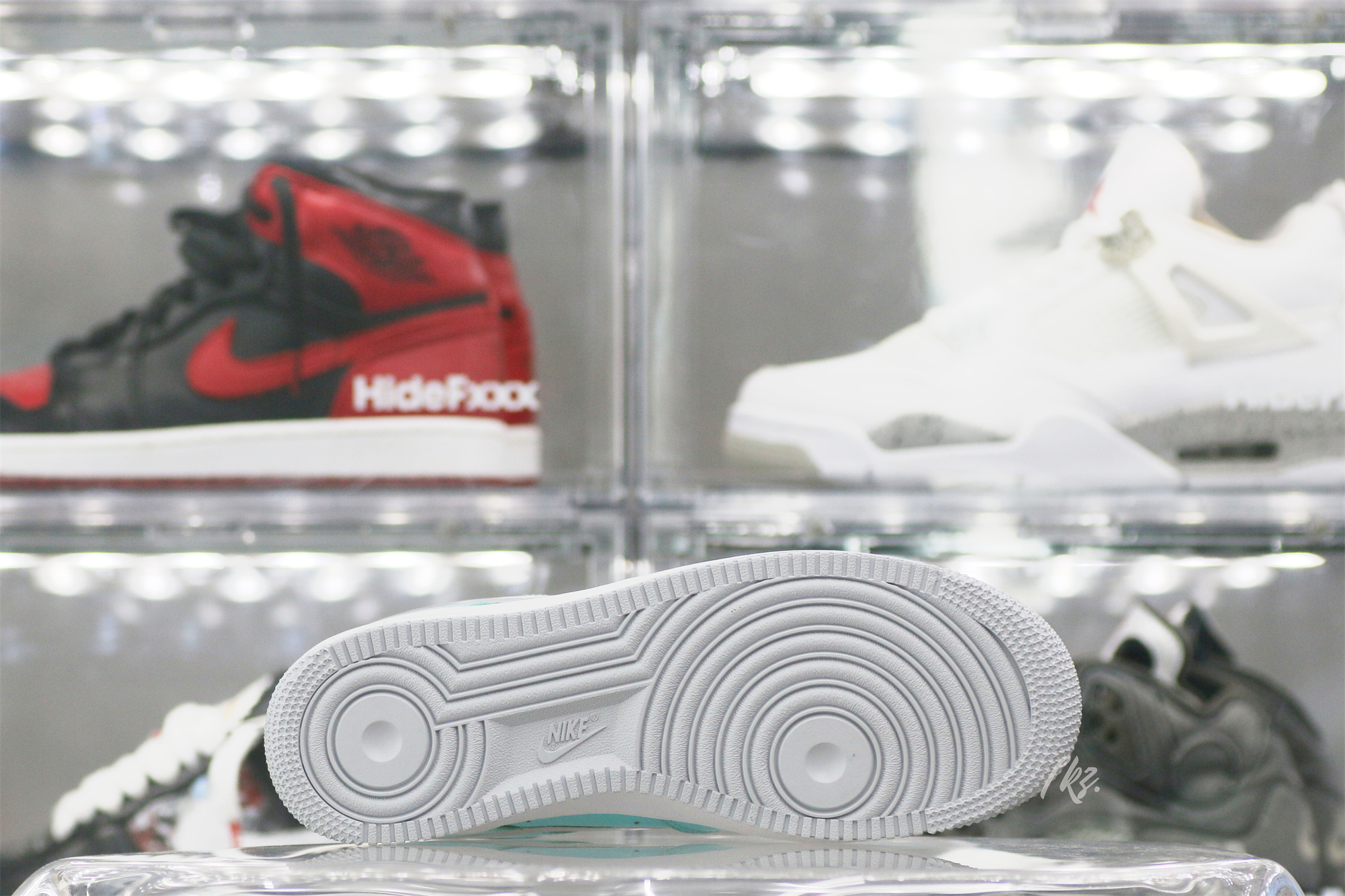 ππ₯π
π
πππ & ππ. Nike Air Force 1 Low 1837