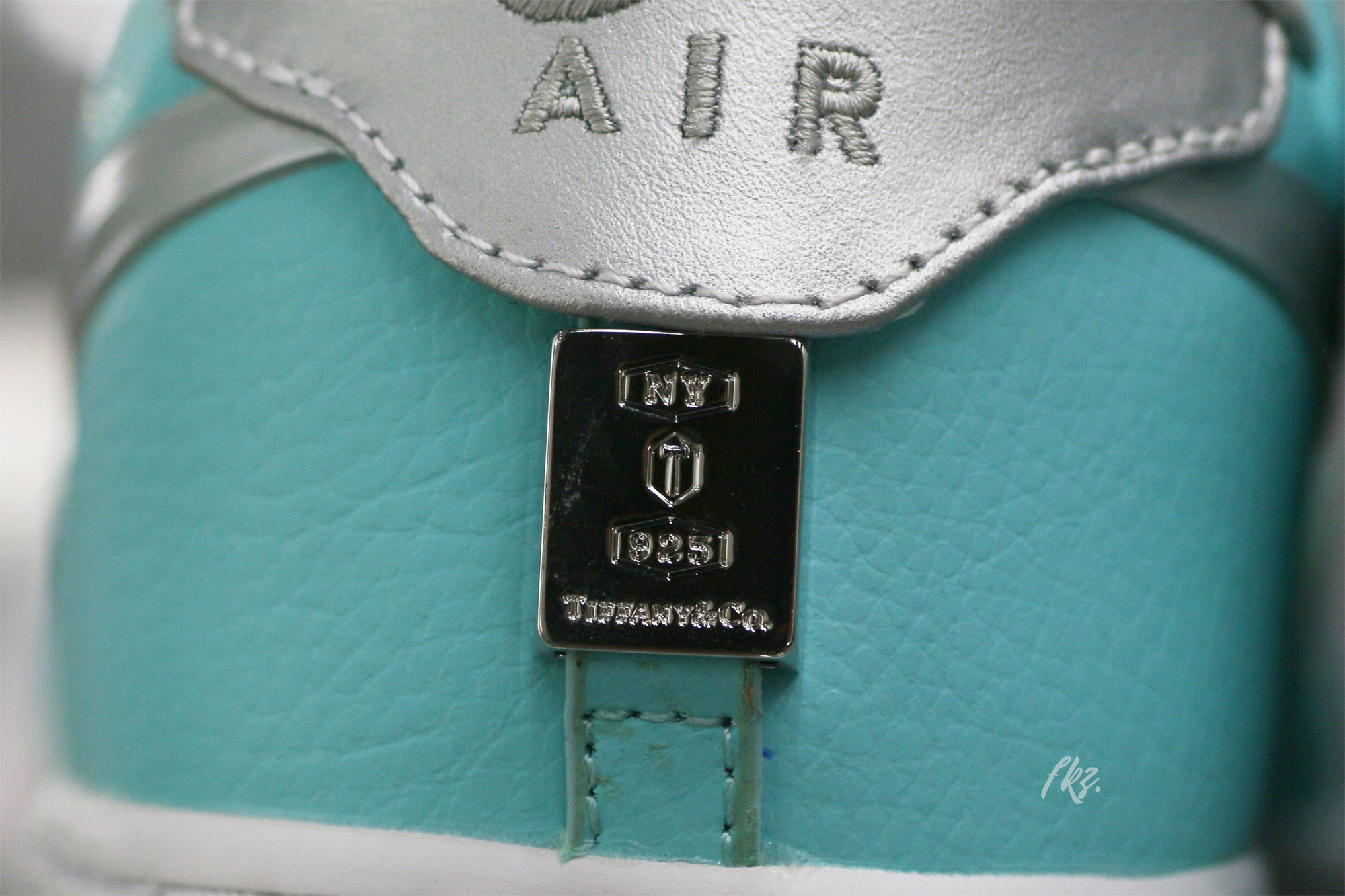 ππ₯π
π
πππ & ππ. Nike Air Force 1 Low 1837