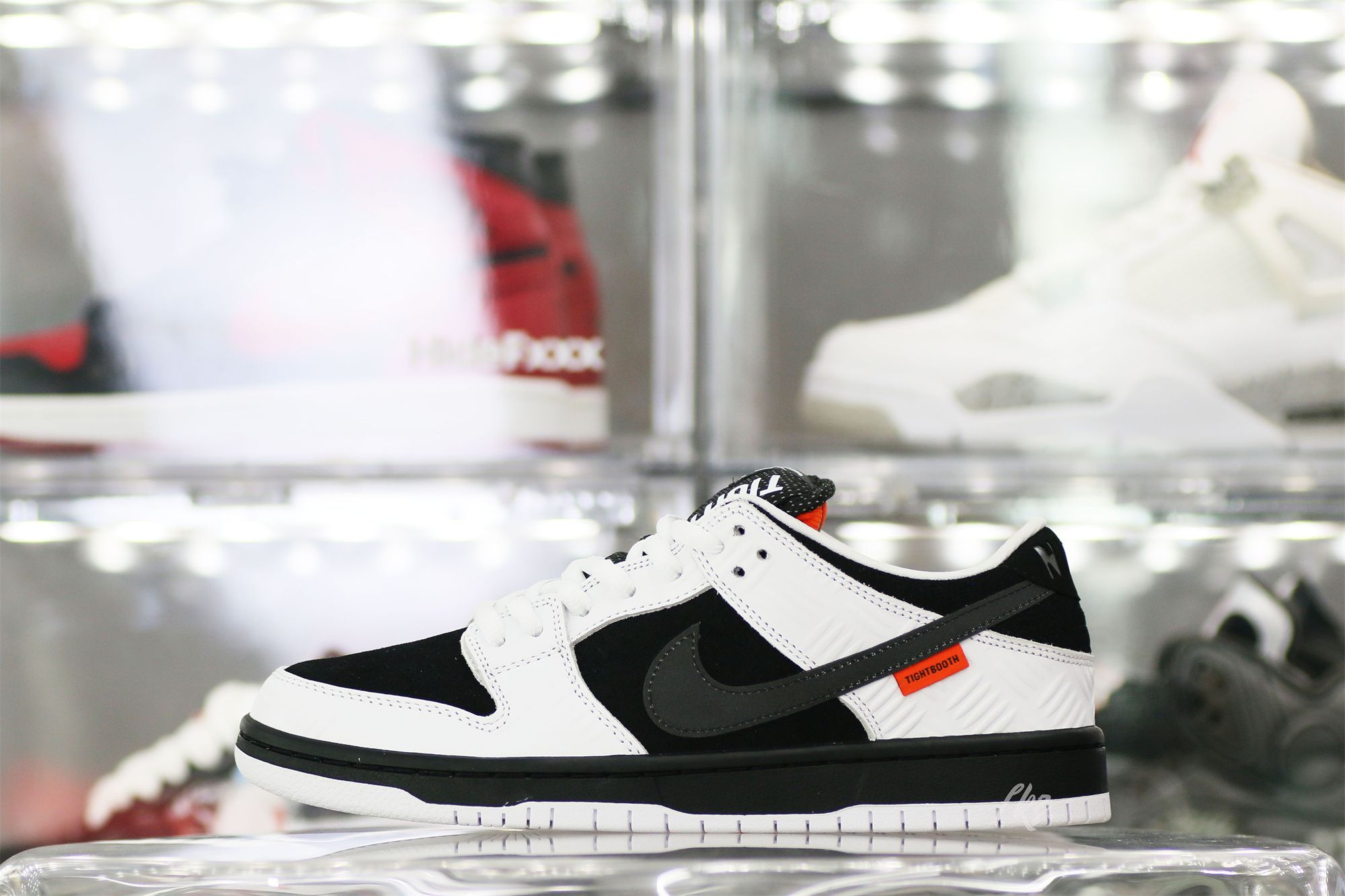 Nike SB Dunk Low TIGHTBOOTH