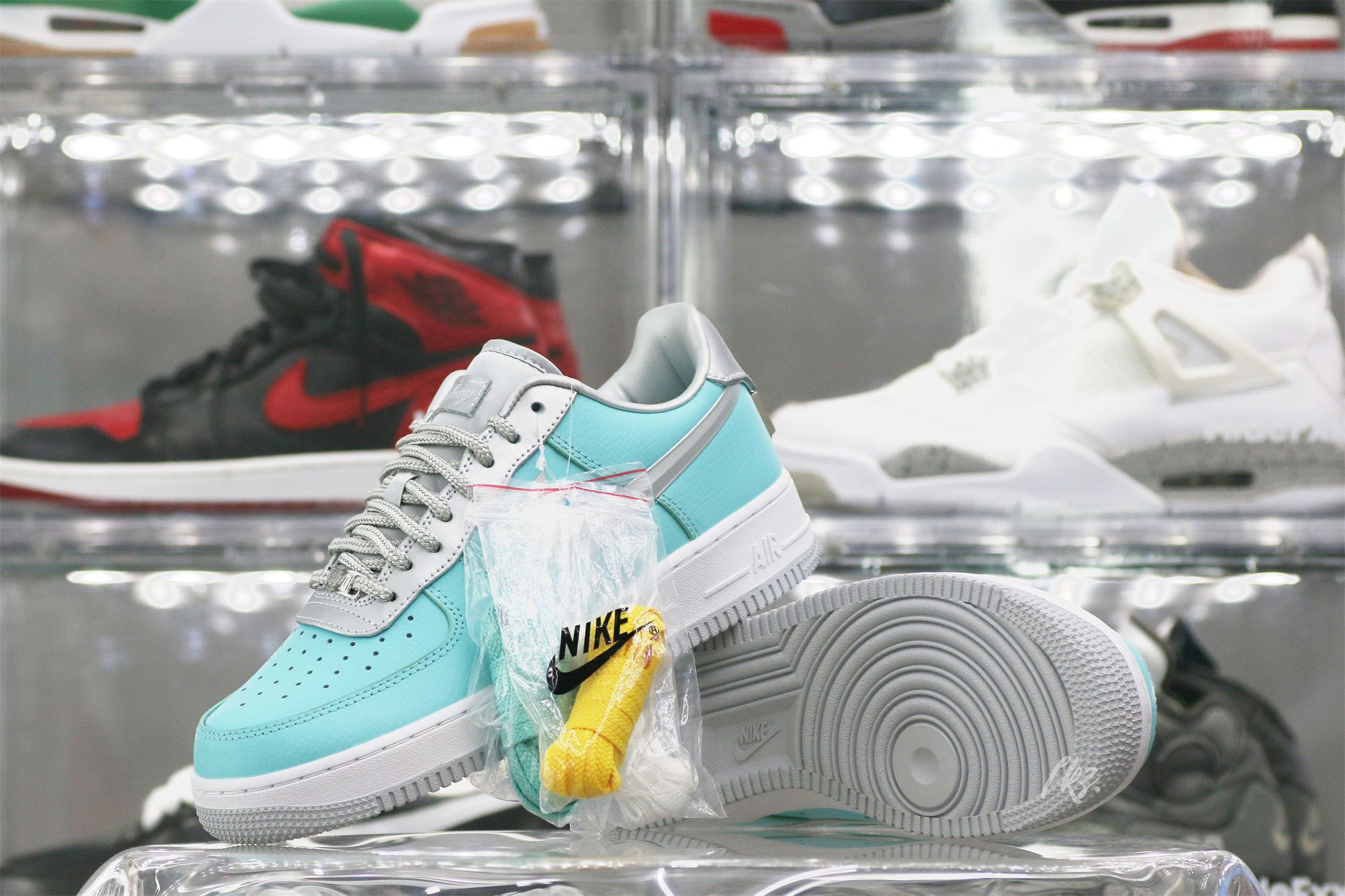 ππ₯π
π
πππ & ππ. Nike Air Force 1 Low 1837