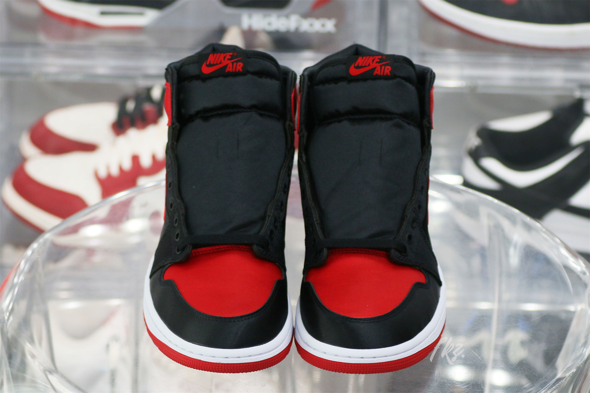 Jordan 1 Retro Satin Bred/Banned 2023 (LN5 A1)