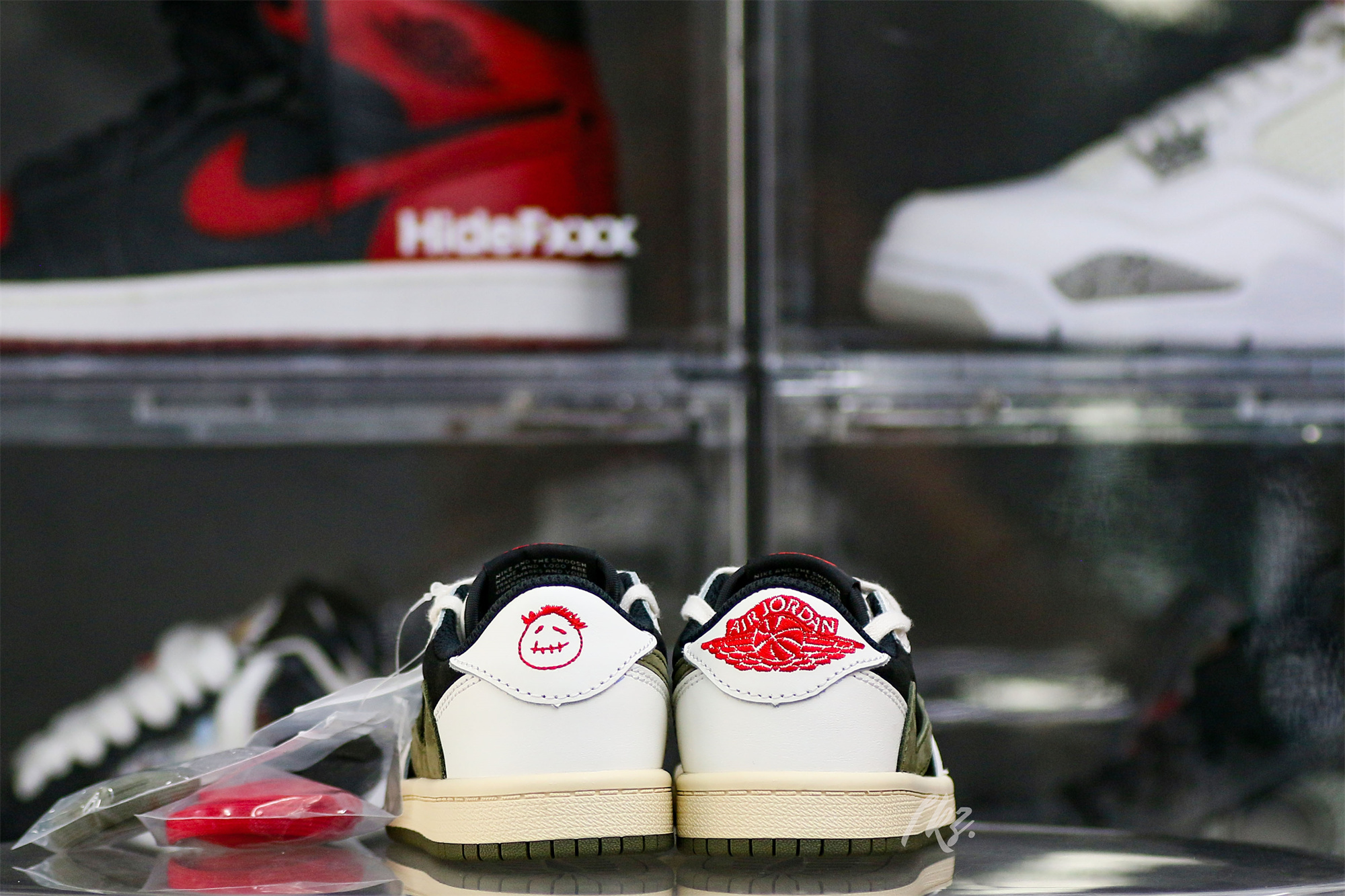 Travis Scott x Jordan 1 Retro Low OG SP Olive Kid (LN5 A1)