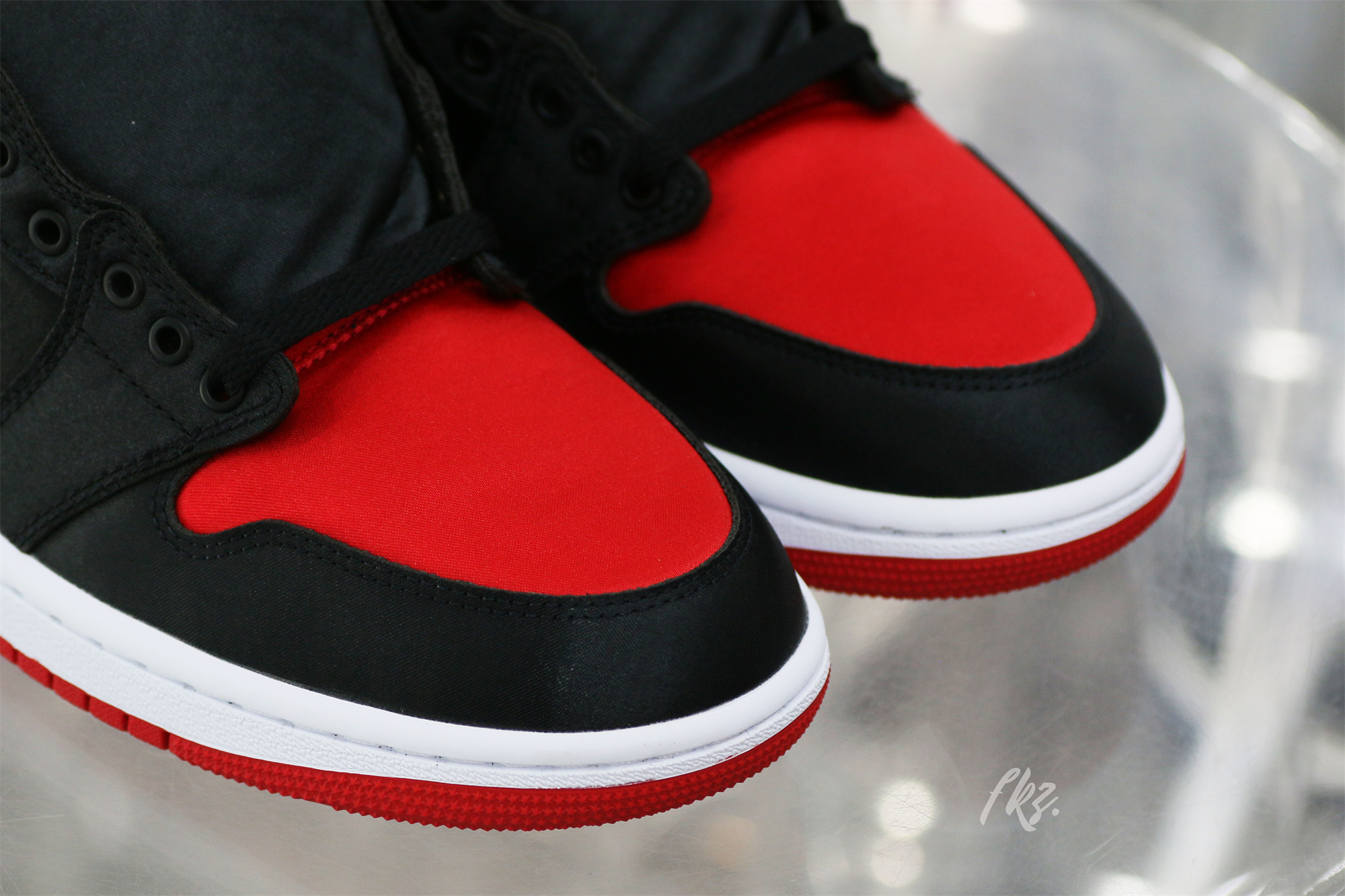 Jordan 1 Retro Satin Bred/Banned 2023 (LN5 A1)