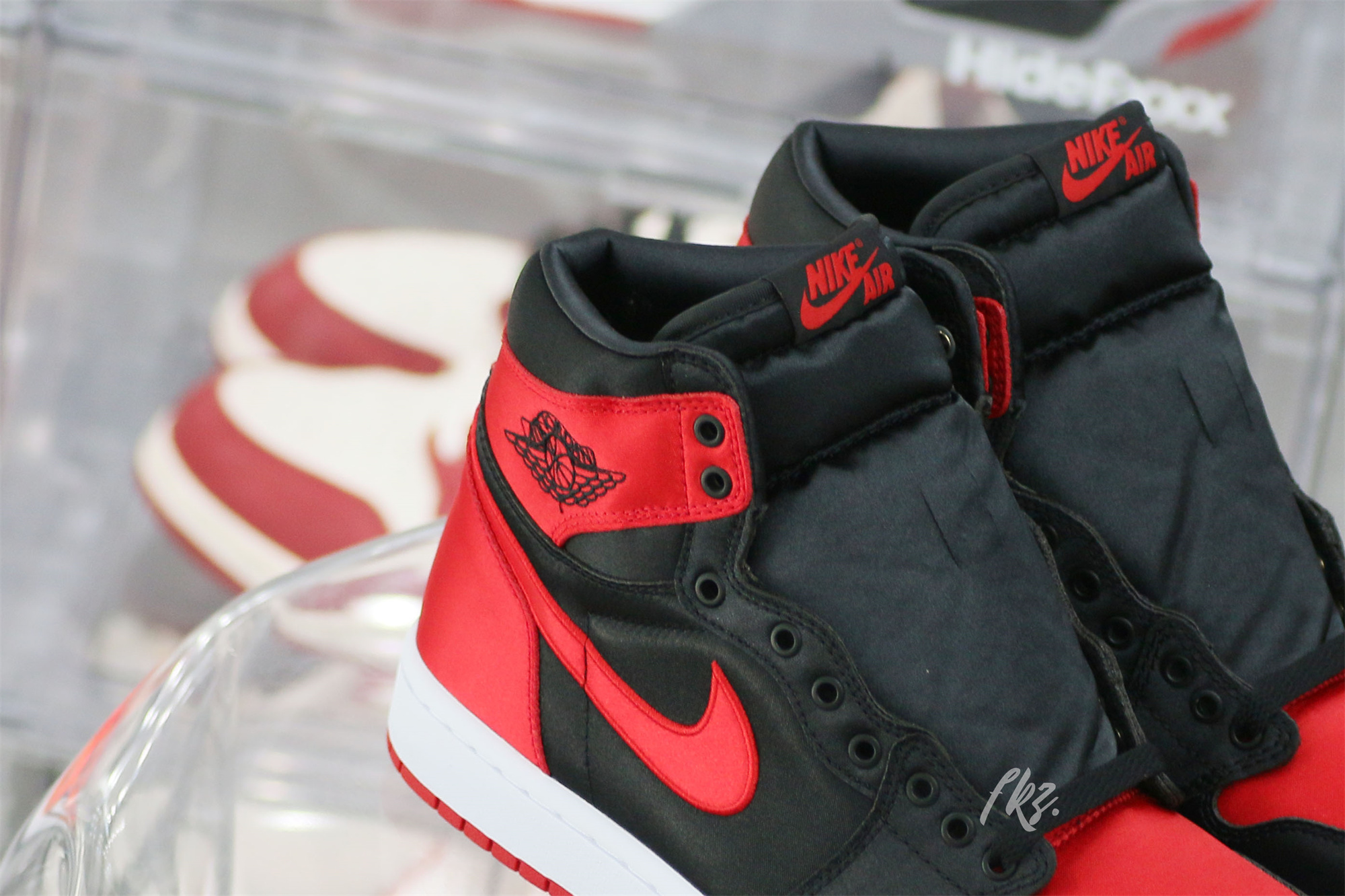 Jordan 1 Retro Satin Bred/Banned 2023 (LN5 A1)