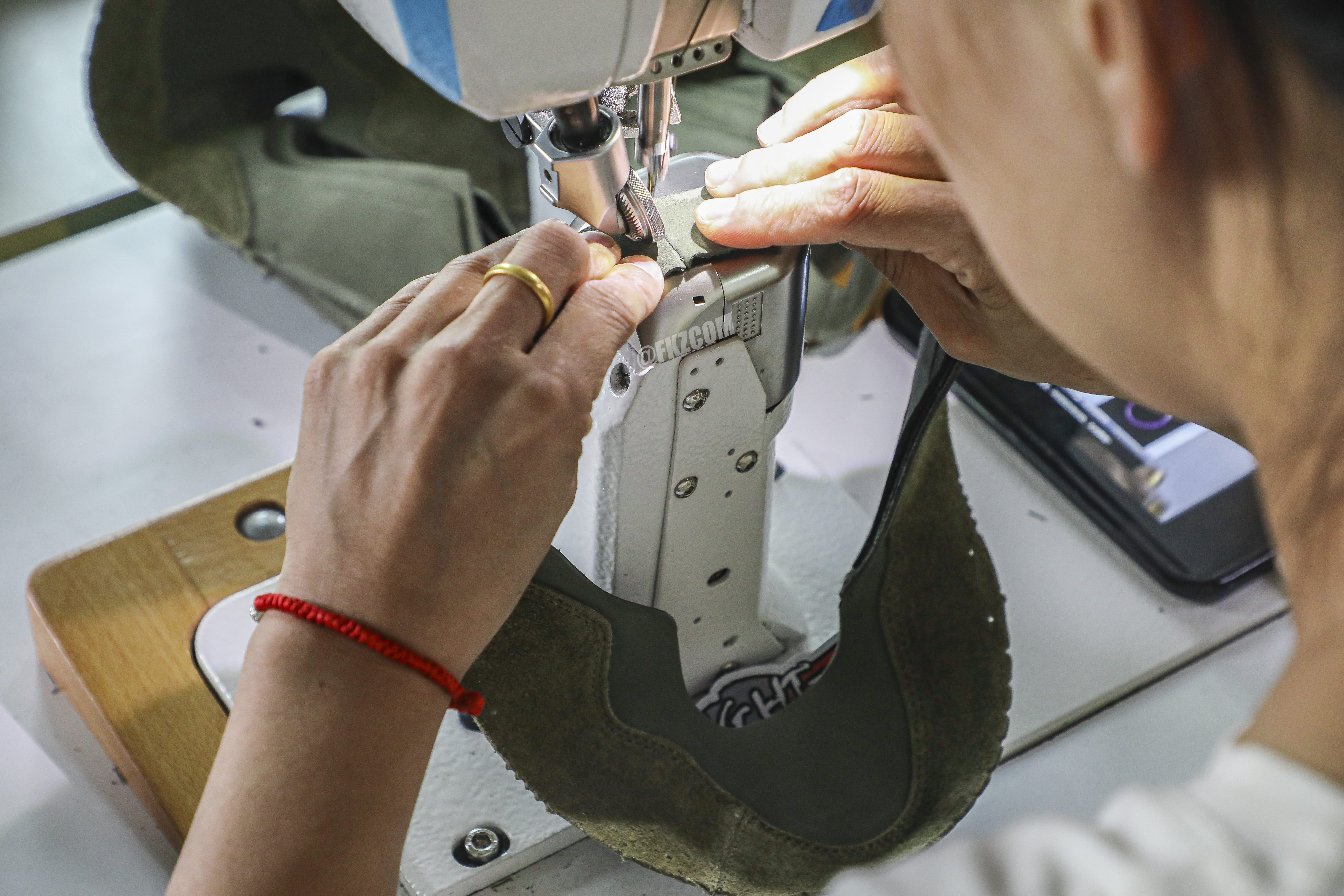 Air Jordan 4 Retro SE Craft Medium Olive (LN5 A1)