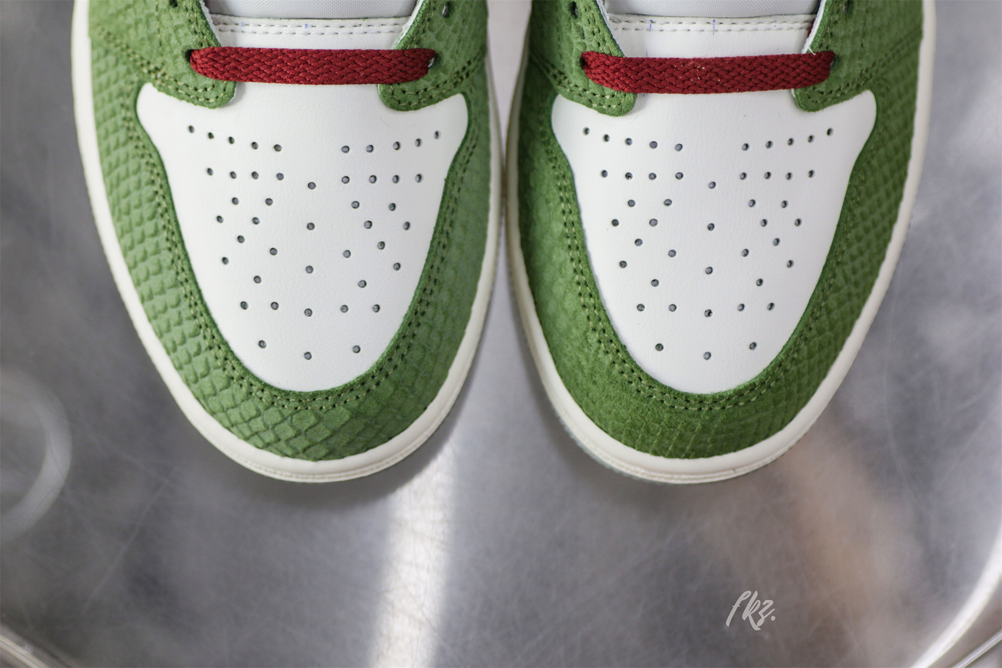 Air Jordan 1 Low OG “Year Of The Dragon ” 2024