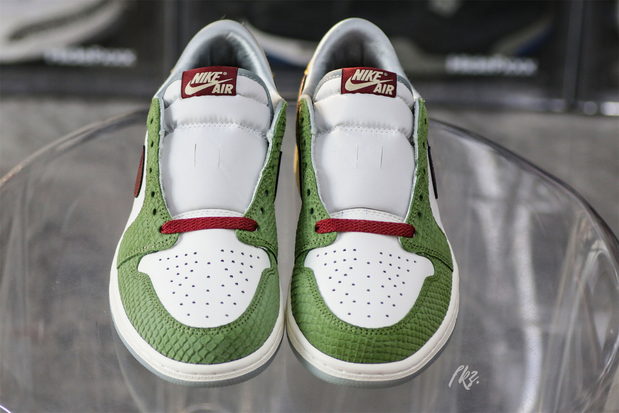 Air Jordan 1 Low OG “Year Of The Dragon ” 2024