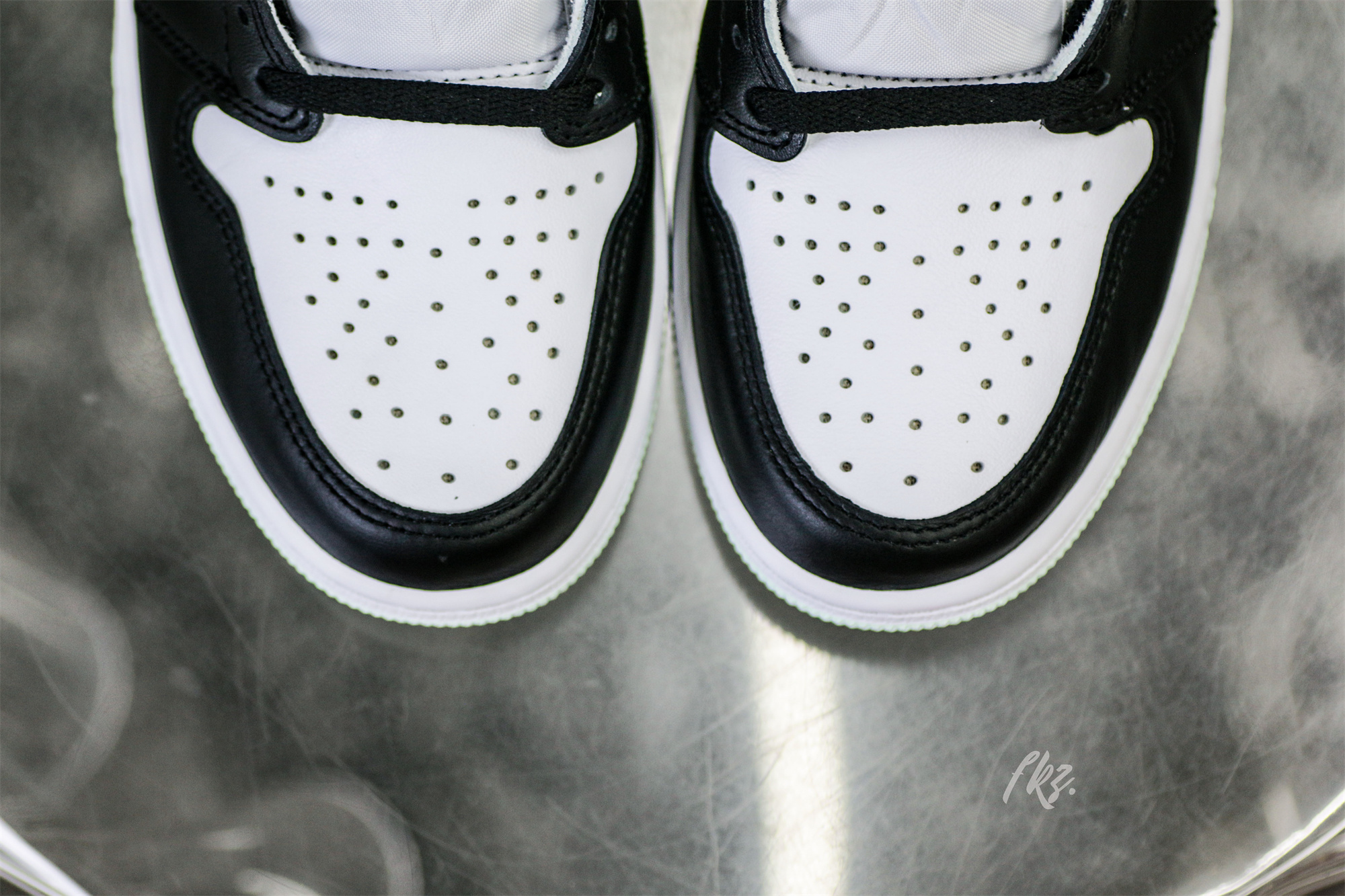 Air Jordan 1 Retro High OG NRG Igloo