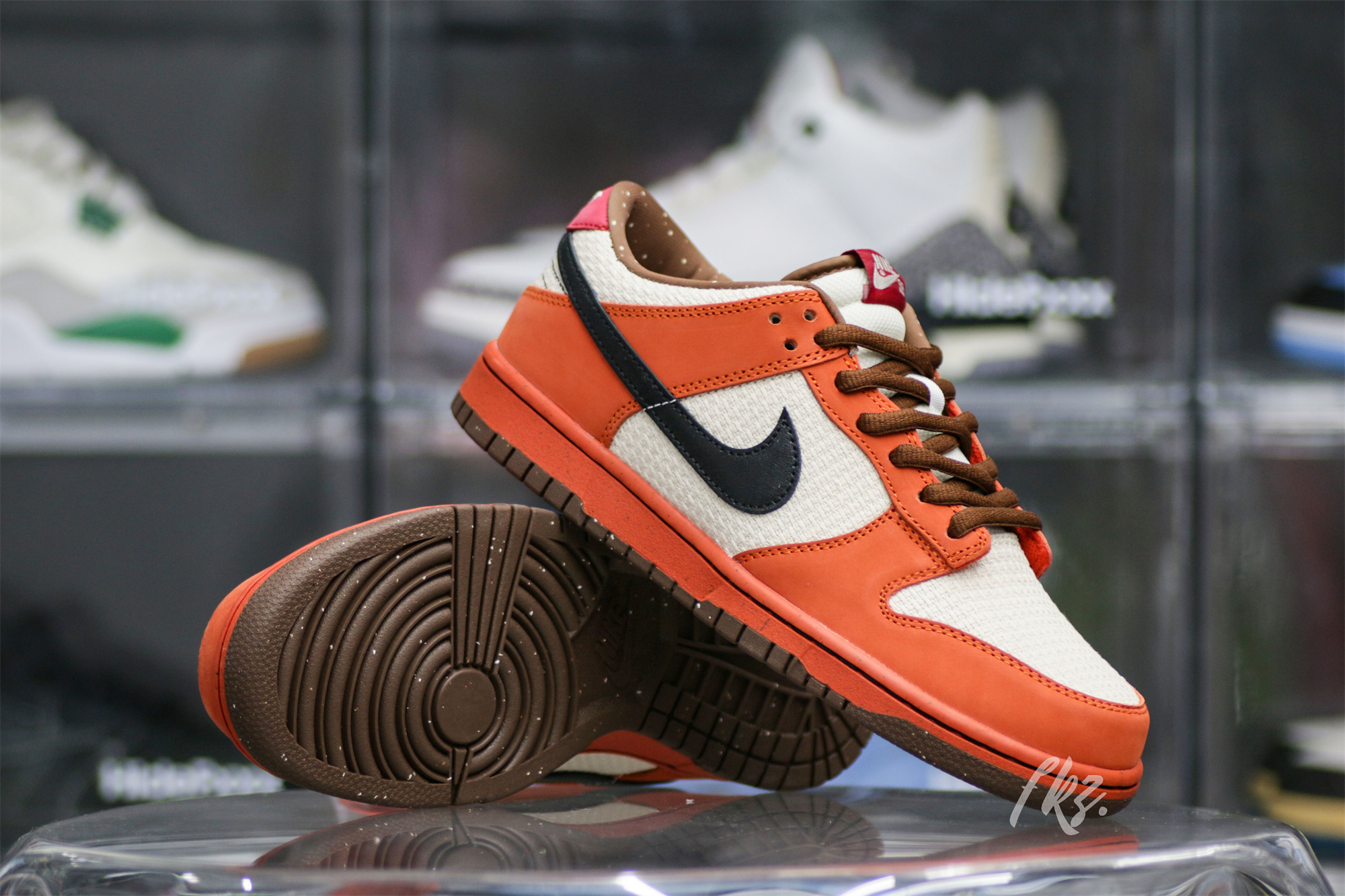 Nike SB Dunk Low Top Ramen 2009