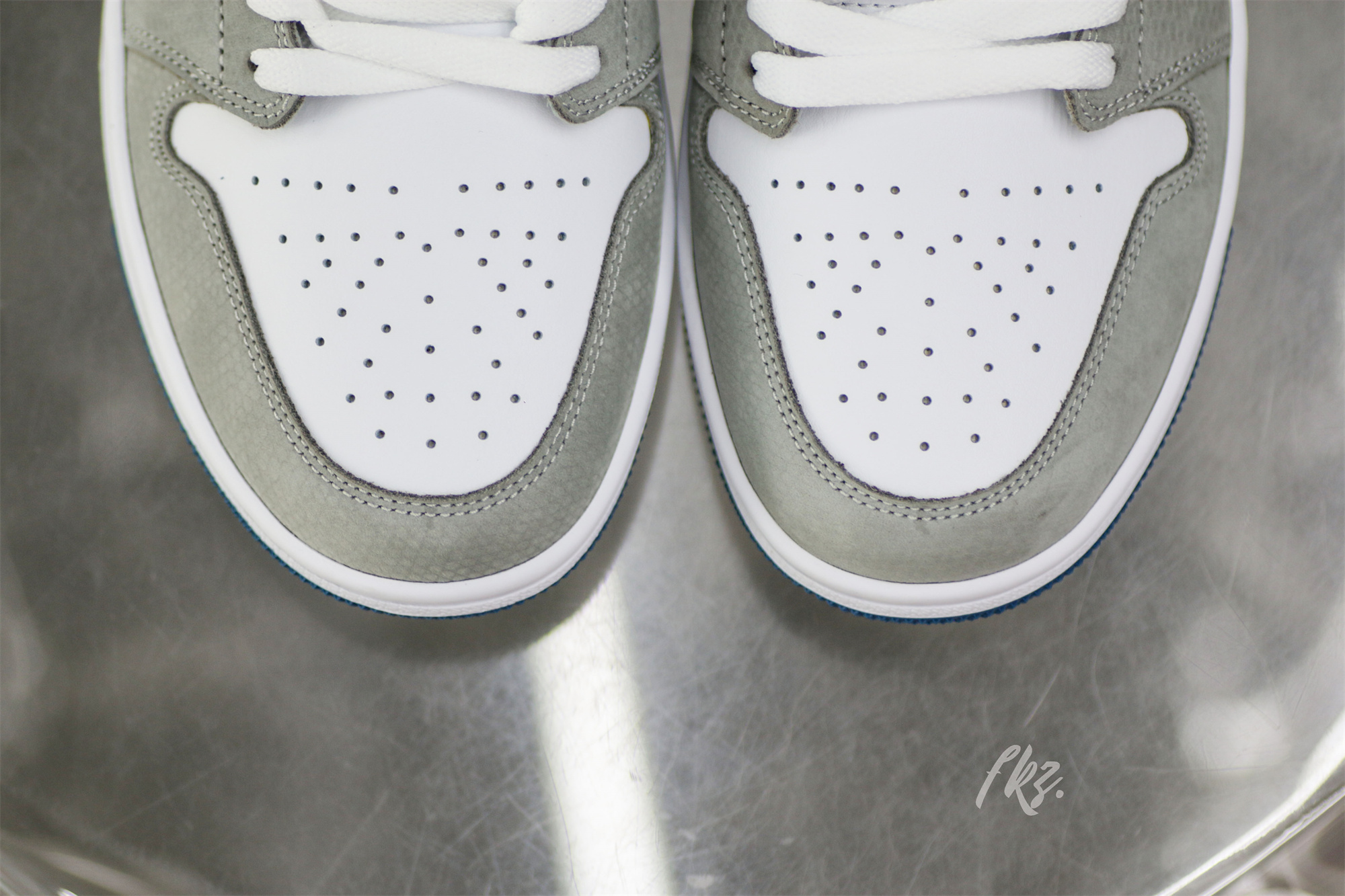 Air Jordan 1 Low SE True Blue